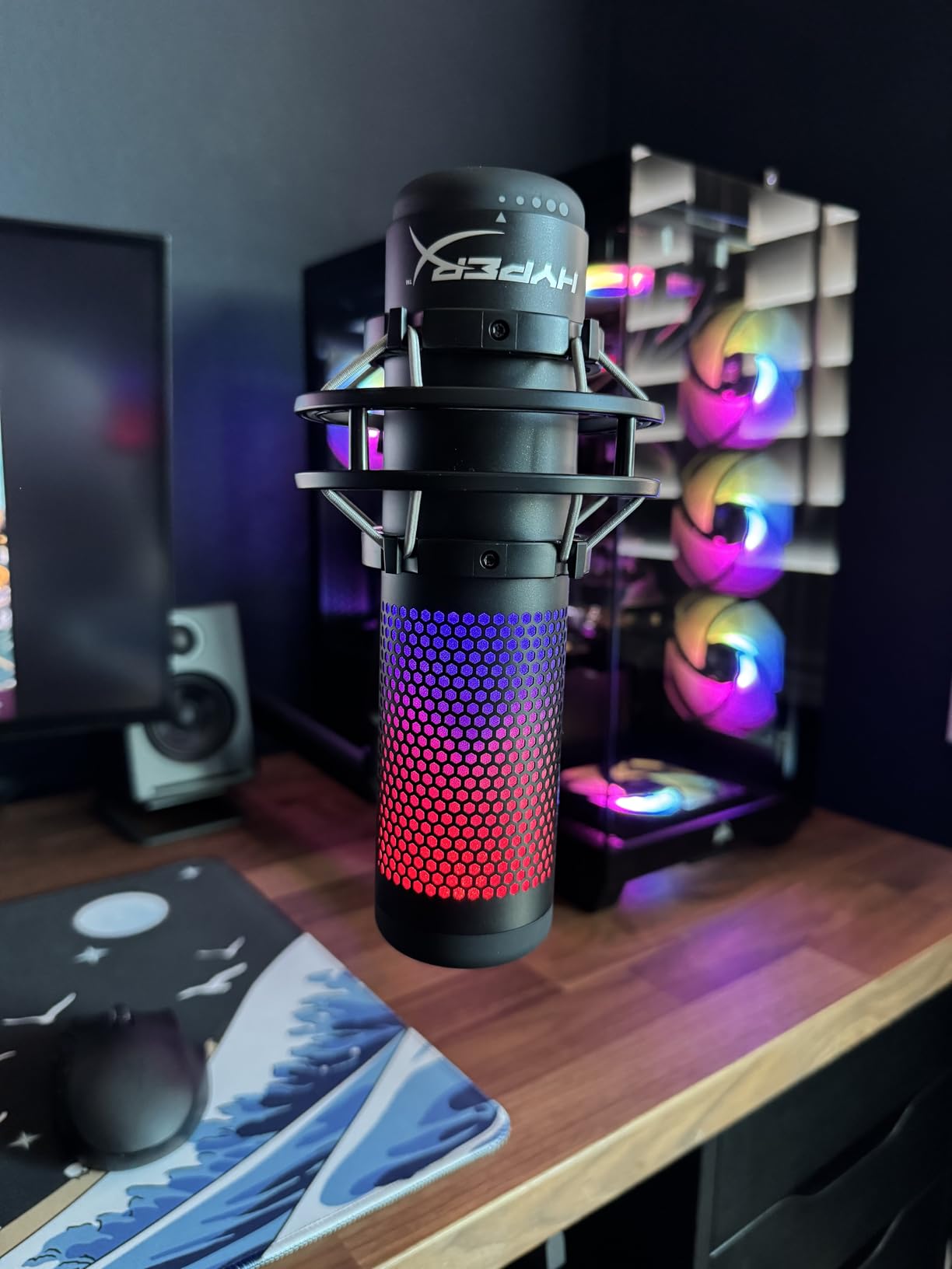 HyperX QuadCast S - RGB USB Condenser Microphone for PC, PS4, PS5 and Mac, Anti-Vibration Shock Mount, 4 Polar Patterns, Pop Filter, Gain Control, Gaming, Streaming, Podcasts, Twitch, YouTube, Discord customer photo 1
