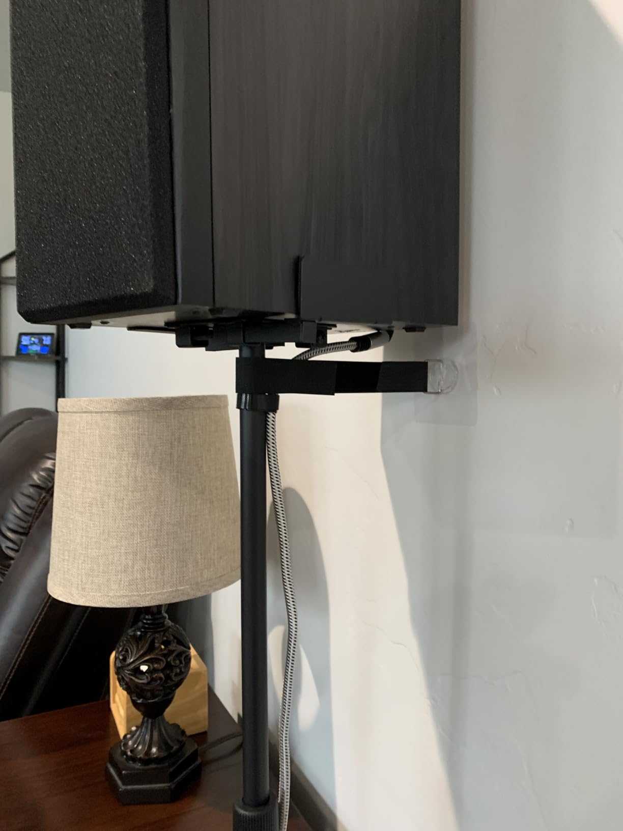 PERLESMITH Universal Speaker Stands for Surround Sound -Height Adjustable Extend 33.3”to 45.1”, Floor Speaker Stand for Satellite & Studio & Bookshelf Speakers up to 11LBS,1 Pair Black, PSSS2 customer photo 2