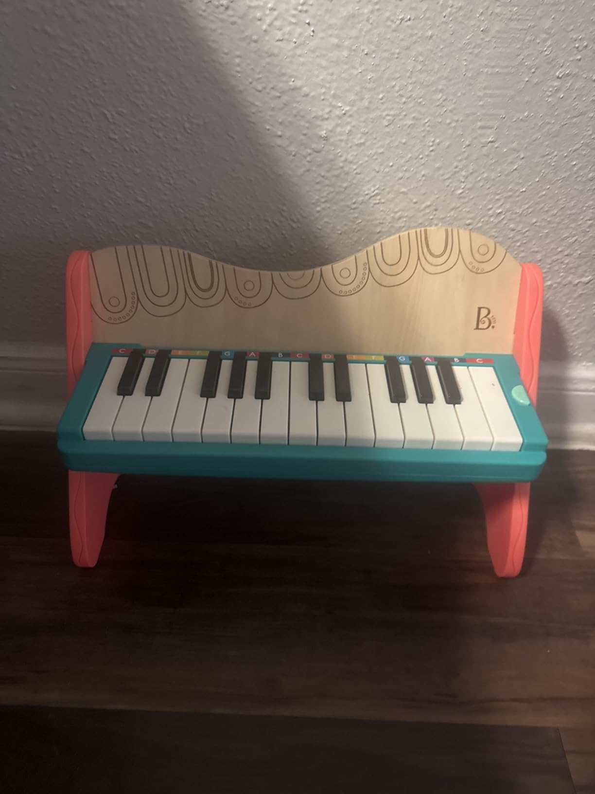 B. toys Wooden Piano, Mini Maestro with Color-Coded Songbook customer photo 1