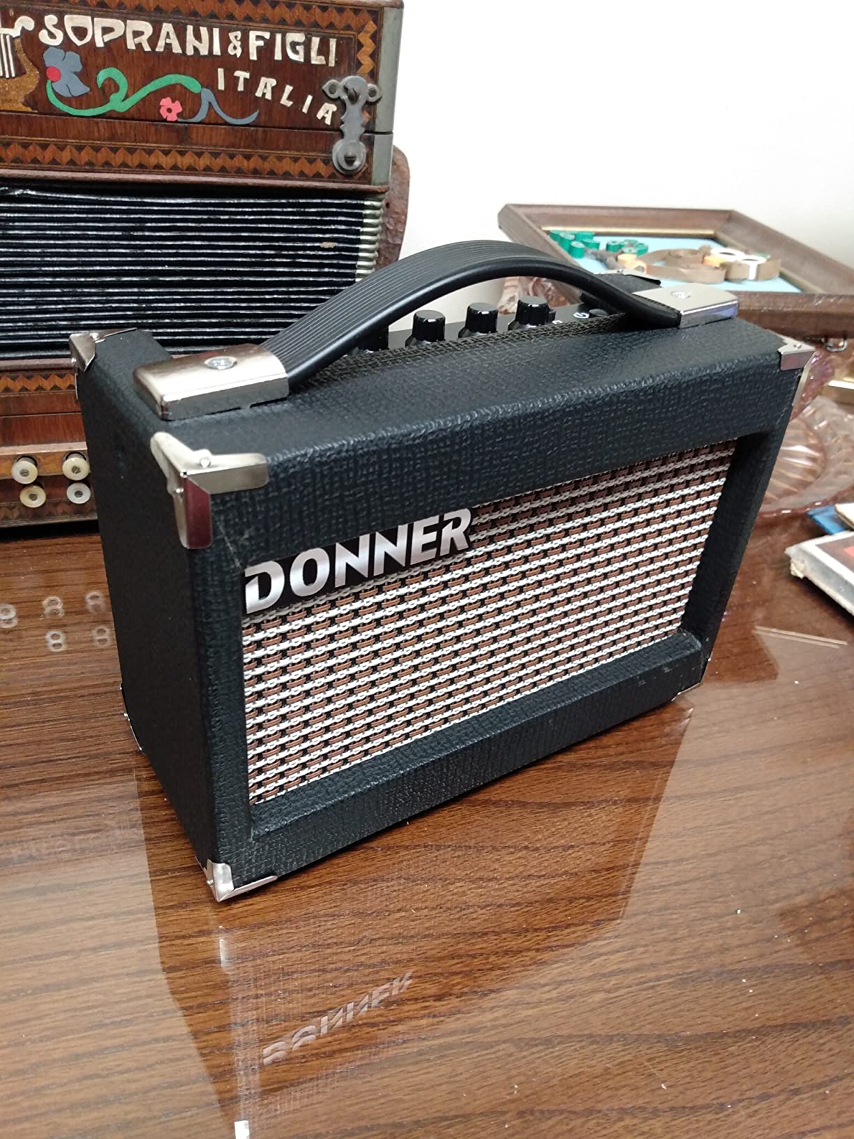 Donner Mini Electric Guitar Amp DA-10, 5W Portable Small Guitar Amplifier customer photo 1