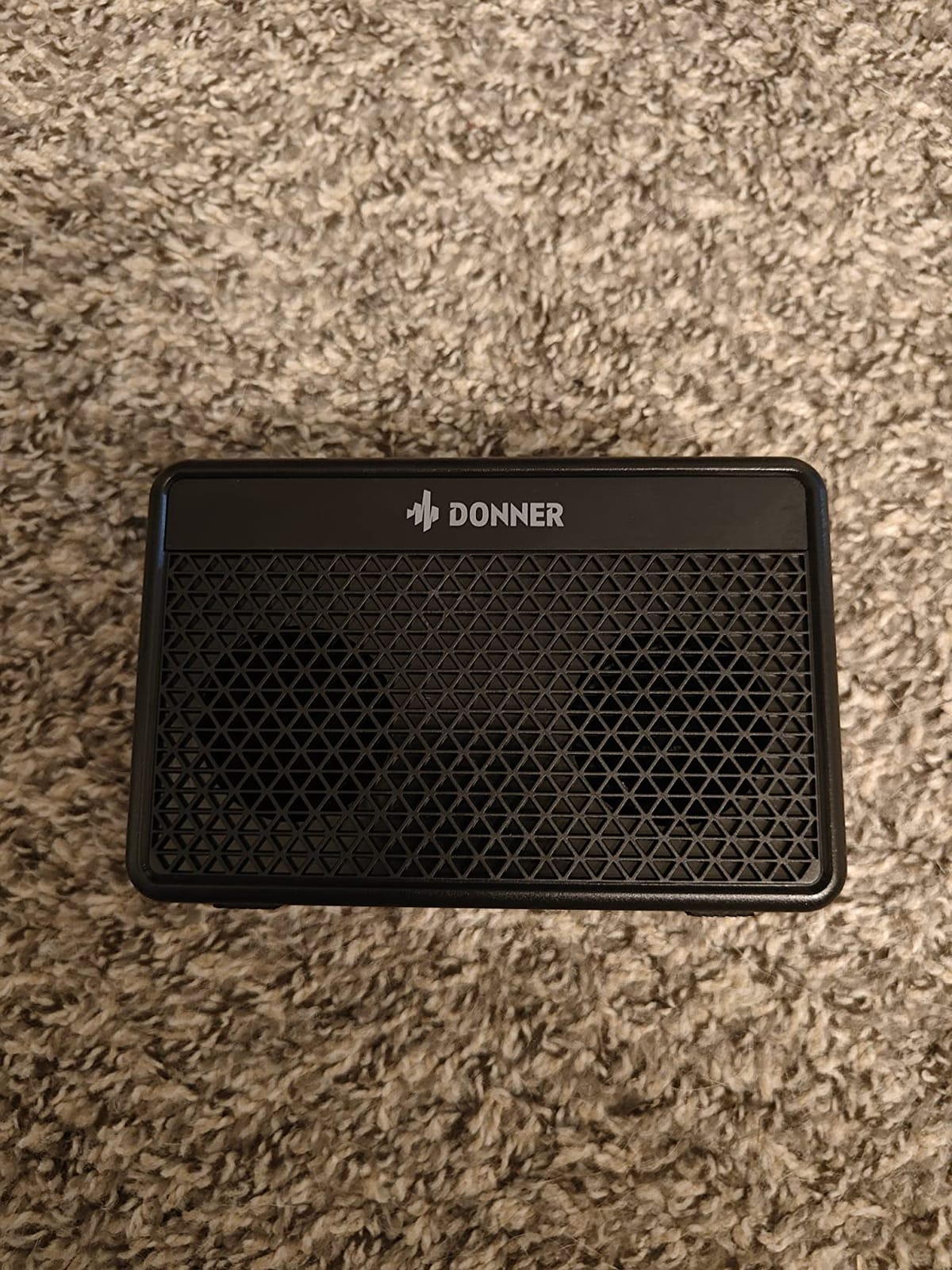 Donner Mini Electric Guitar Amp DA-10, 5W Portable Small Guitar Amplifier customer photo 2