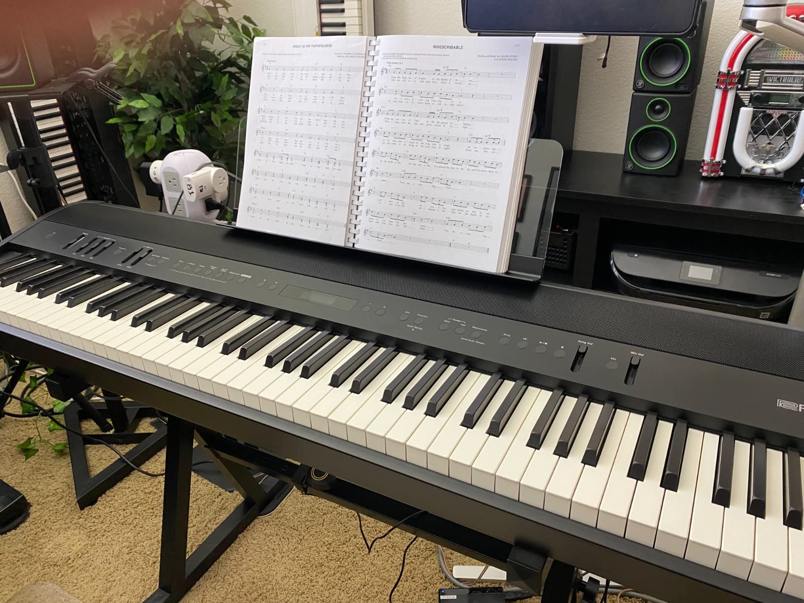 Roland FP-90X | Flagship Portable 88-Note Digital Piano | Immersive & Powerful 4 Speaker System | Bluetooth & MIDI Connectivity customer photo 1