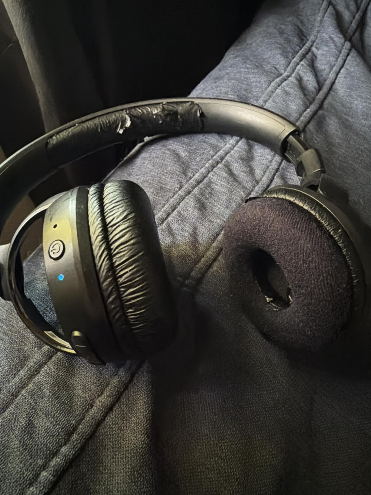 JBL Tune 510BT - Bluetooth headphones with up to 40 hours battery, microphone for call, foldable and comfortable, Android and iOS compatible (Black) customer photo 1