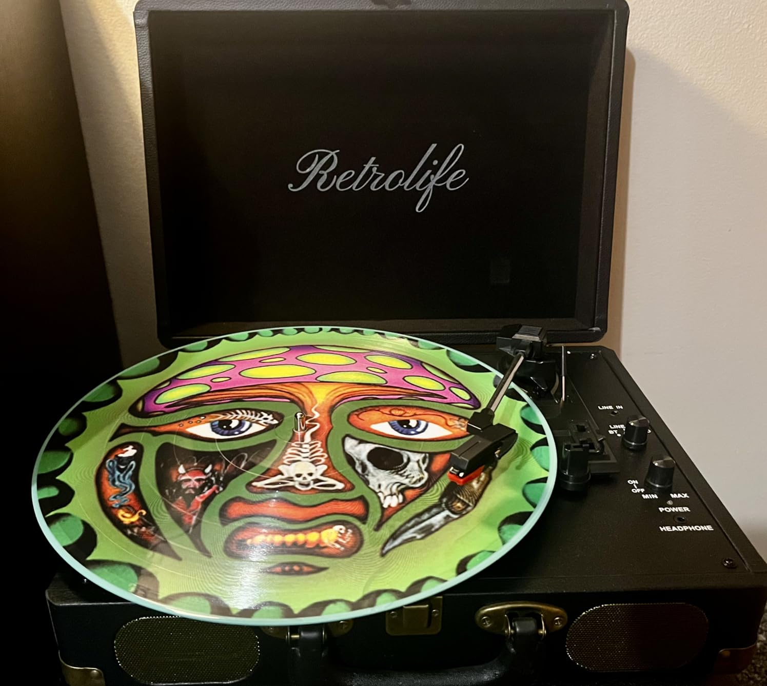 Retrolife® Vinyl Record Player with Speakers, Bluetooth Vinyl Player-Black customer photo 2