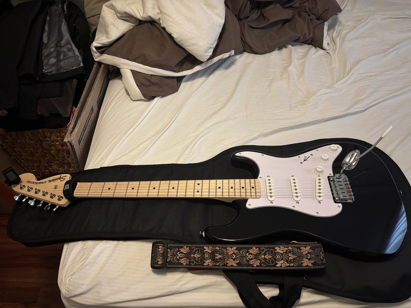 Squier Affinity Series Stratocaster Electric Guitar, 3-Color Sunburst customer photo 1