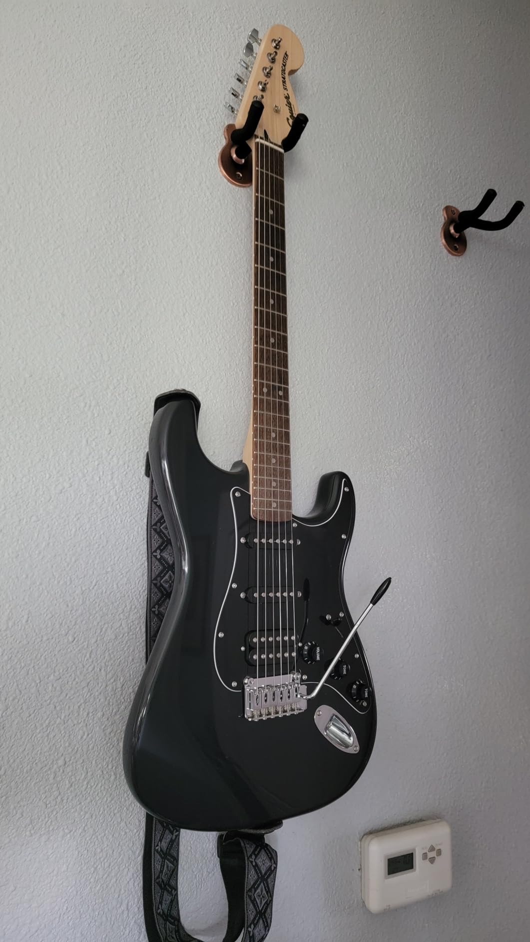 Squier Affinity Series Stratocaster Electric Guitar Kit, Lake Placid Blue customer photo 1