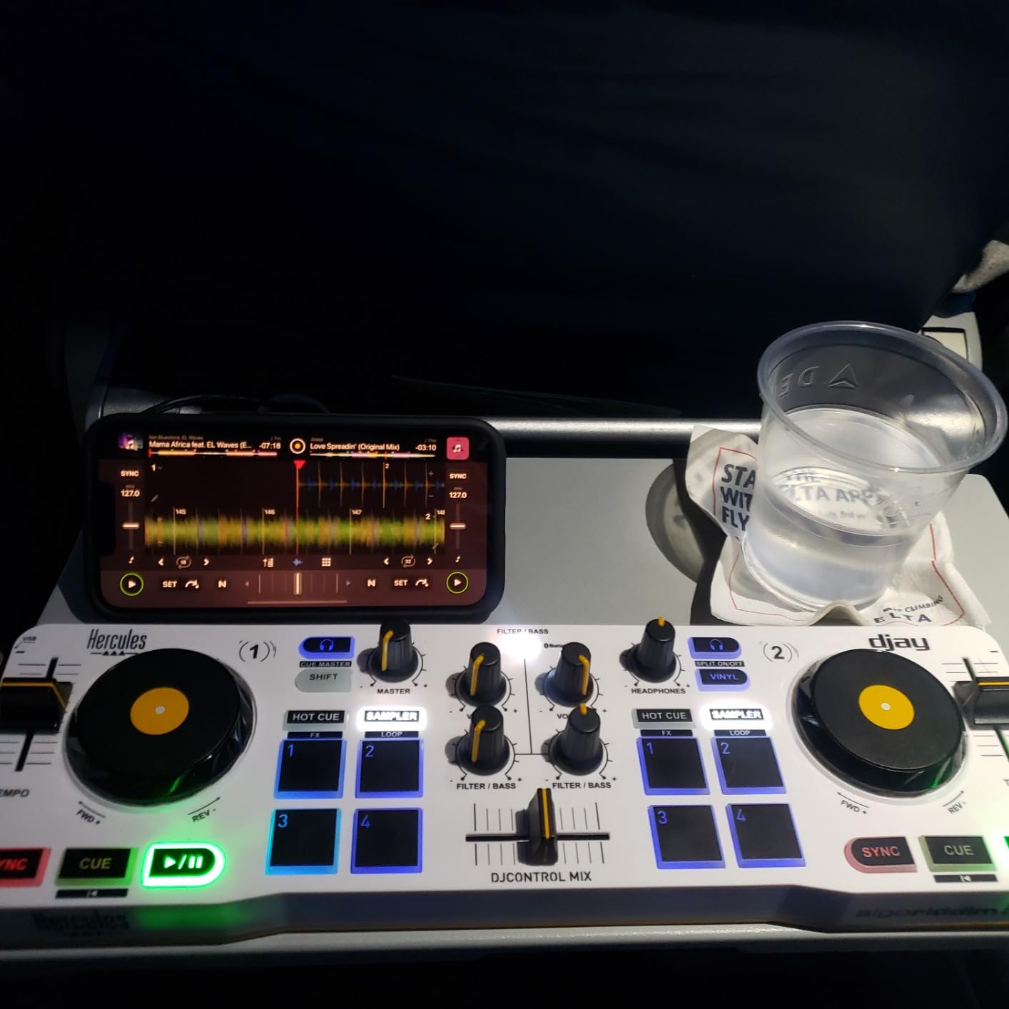 Hercules DJControl Mix – Bluetooth Wireless DJ Controller for Smartphones (iOS and Android) – dJay app – 2 Decks, White customer photo 1