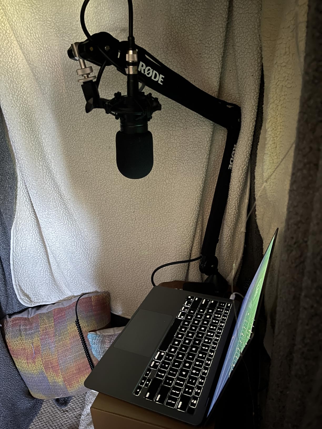 RØDE PSA1+ Professional Studio Boom Arm with Spring Damping, Black customer photo 2