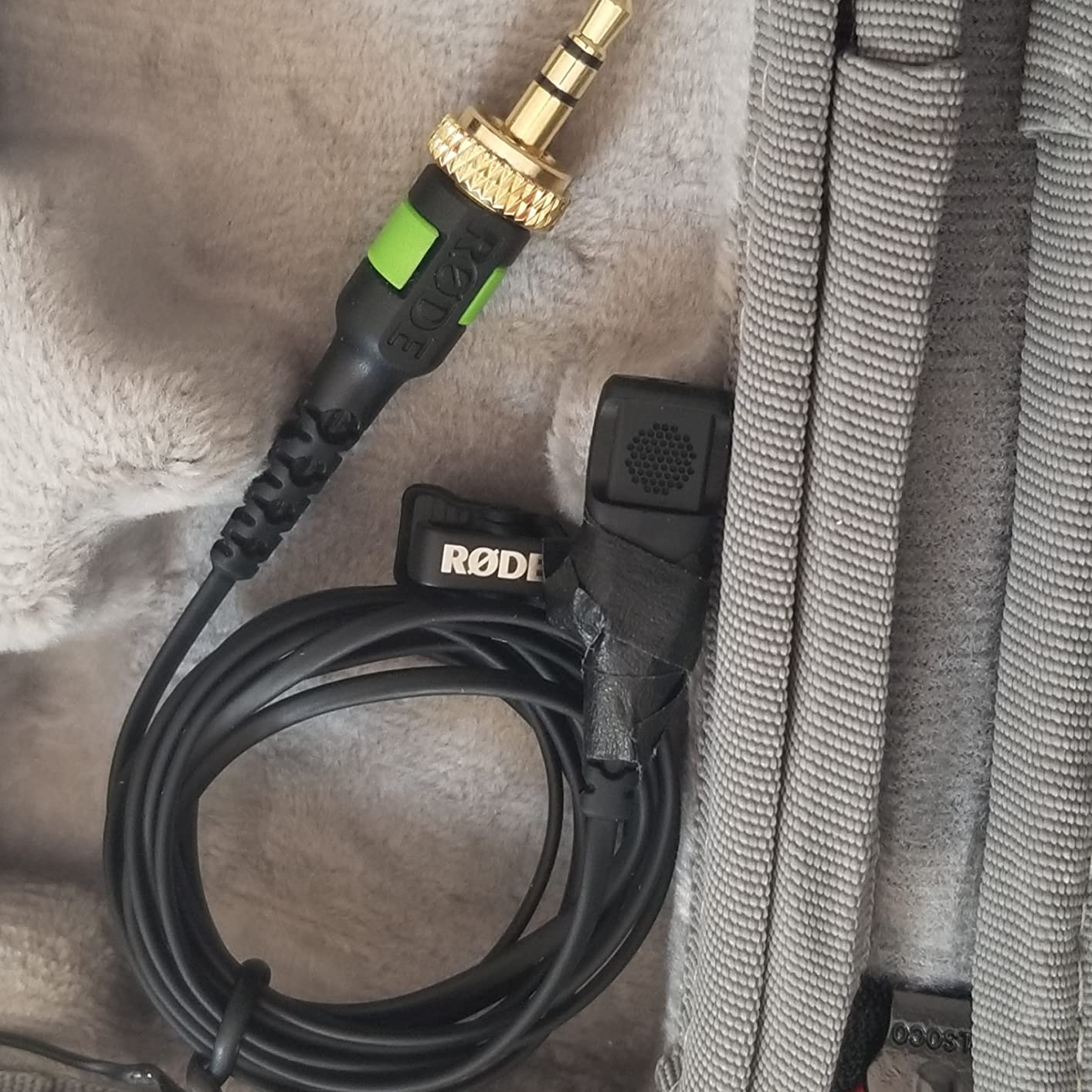 RODE Lavalier II Ultra-Low-Profile Lavalier Microphone, Auxiliary Connectivity customer photo 1