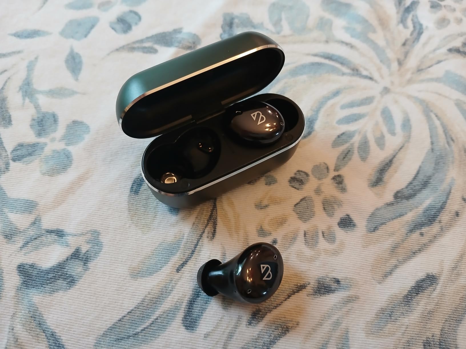 Back Bay Audio Wireless Earbuds for Small Ears, Award-Winning Sound w/Bass Mode, Durable Sweatproof Bluetooth Earbuds, Comfortable for All Ears customer photo 2