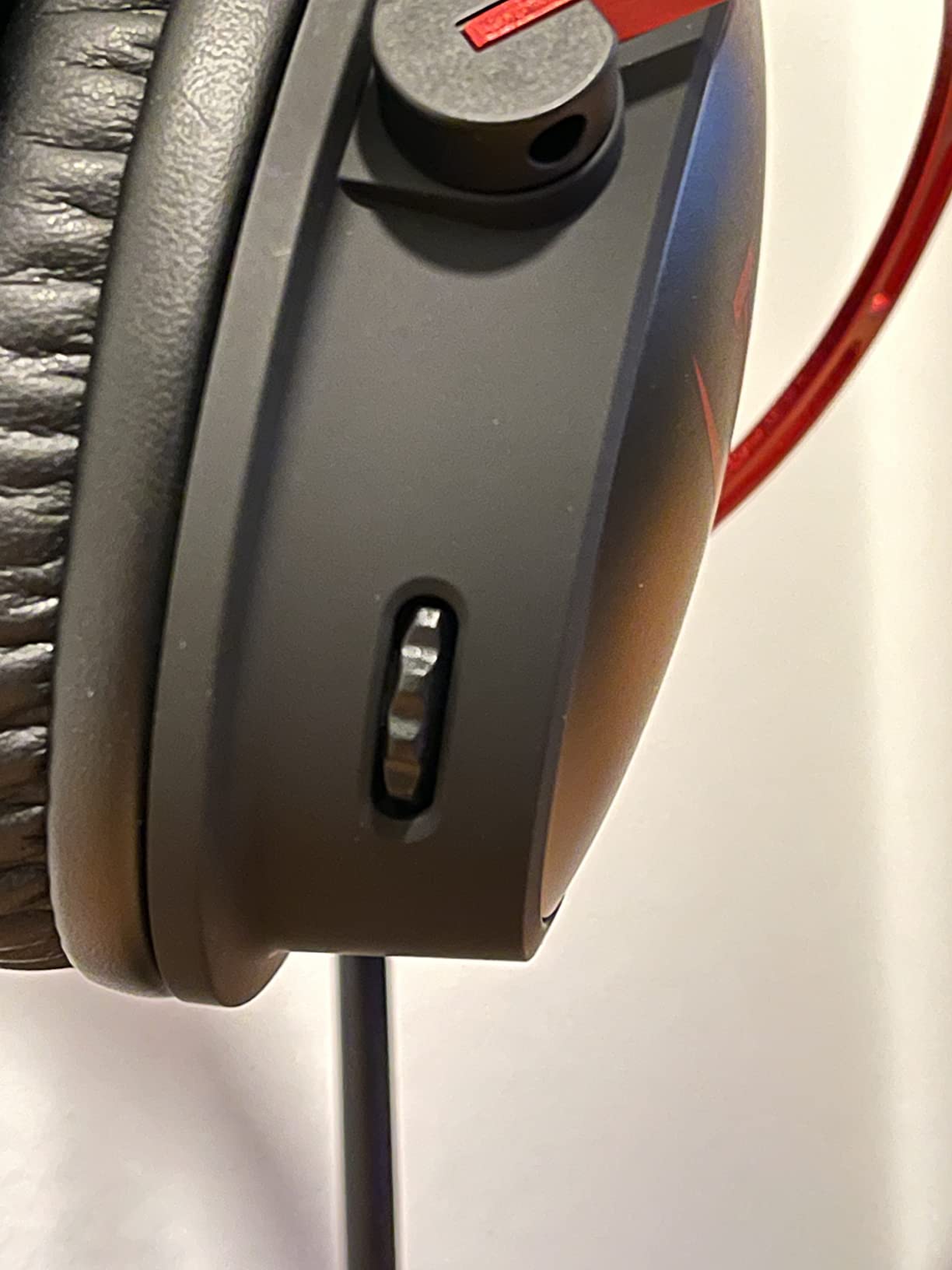 HyperX Cloud Alpha Wireless - Gaming Headset for PC, 300-hour battery life, DTS Headphone:X Spatial Audio, Memory foam, Dual Chamber Drivers, Noise-canceling mic, Durable aluminum frame,Red customer photo 2