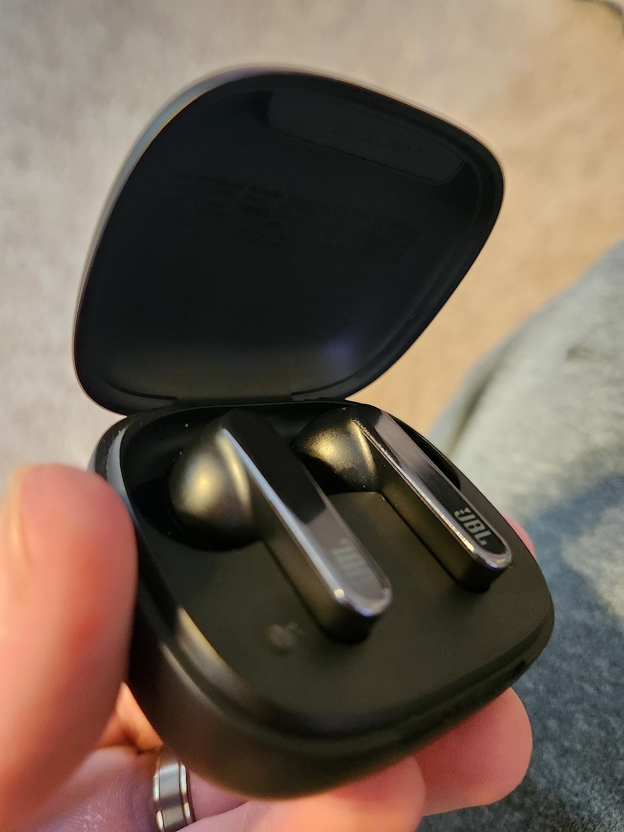 JBL Live Pro 2 TWS - Noise Cancelling Earbuds - Black | JBL Signature Sound, True Adaptive Noise Cancelling with Smart Ambient, 40 1030 hours of playback with wireless charging customer photo 1