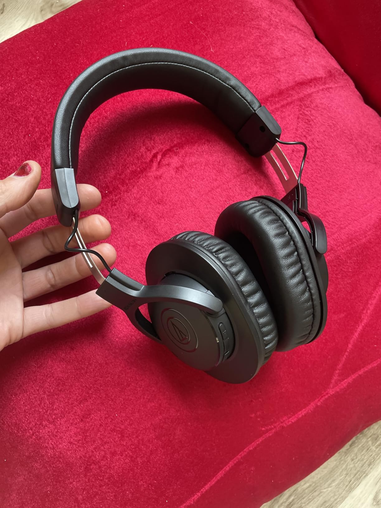 Audio-Technica ATH-M20xBT Wireless Over-Ear Headphones, Black customer photo 1