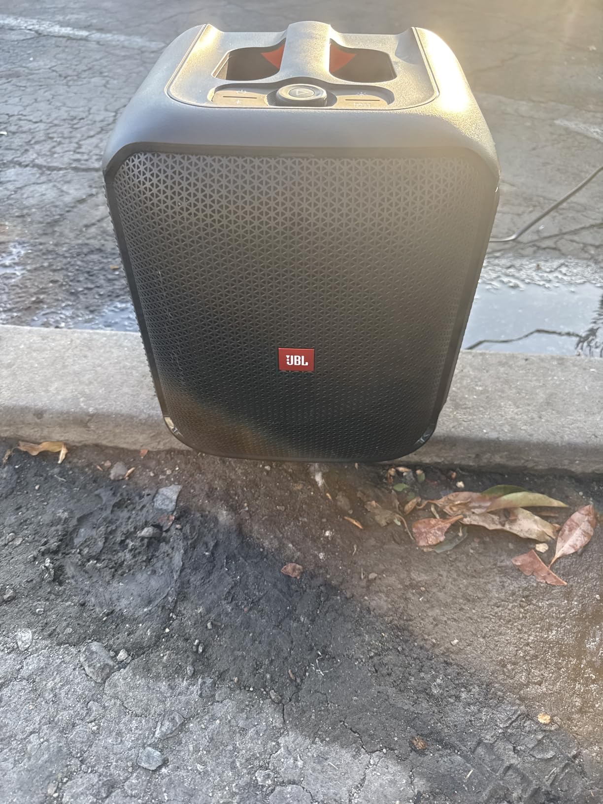 JBL Partybox Encore Essential: 100W Sound, Built-in Dynamic Light Show, and Splash Proof Design, Black customer photo 1