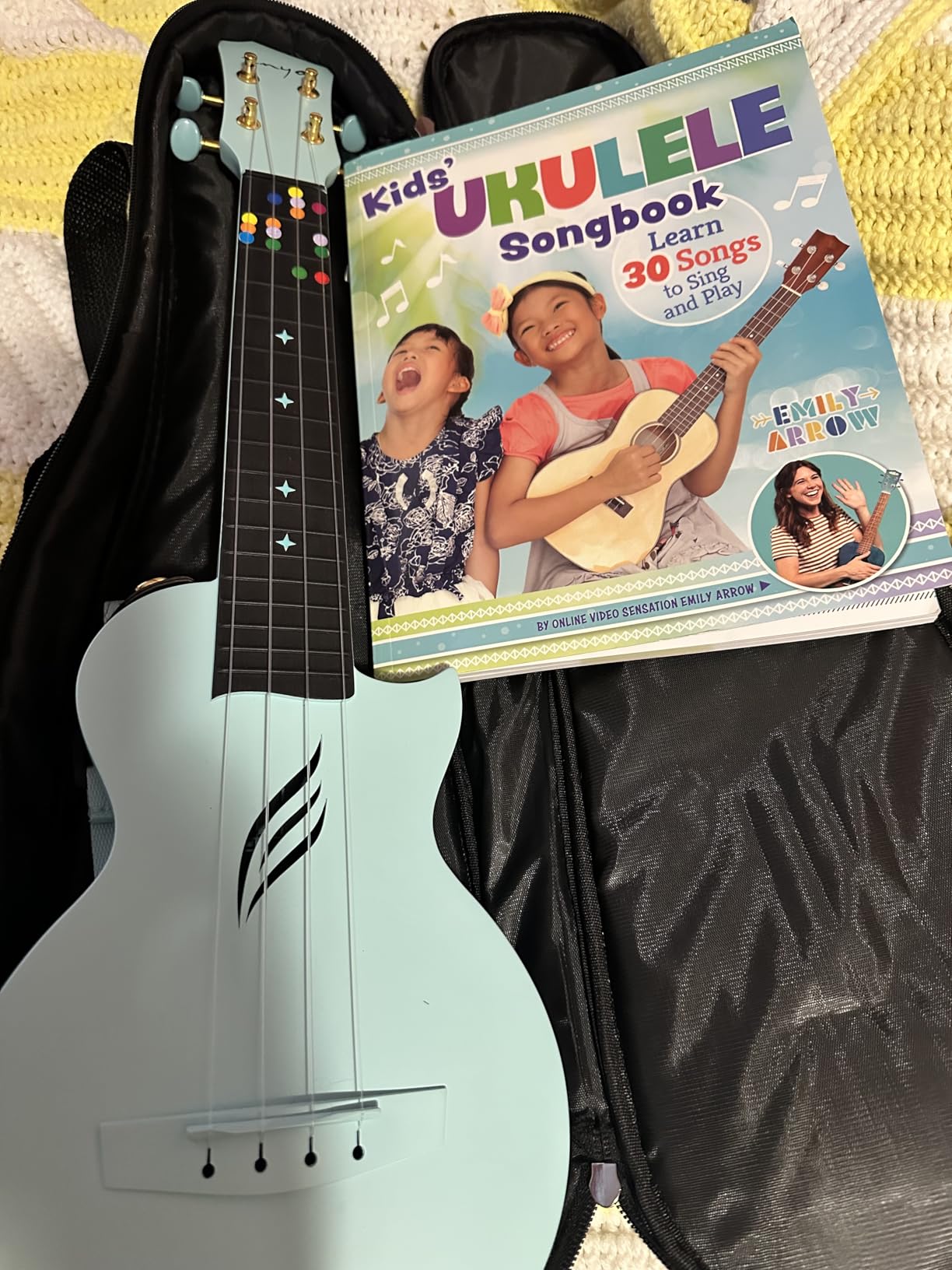 Enya NOVA U PRO 26-Inch Carbon Fiber Cutaway Tenor Ukulele, Black customer photo 1