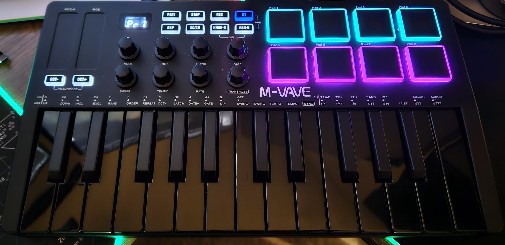 M-VAVE 25 Key USB MIDI Keyboard Controller With 8 Backlit Drum Pads, Bluetooth Semi Weighted Professional dynamic keybed 8 Knobs and Music Production,Software Included (Black) customer photo 1
