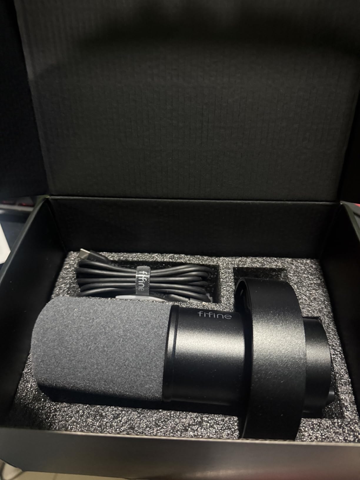 FIFINE AmpliTank K688 Dynamic Microphone, XLR/USB Podcast Recording PC Mic customer photo 1
