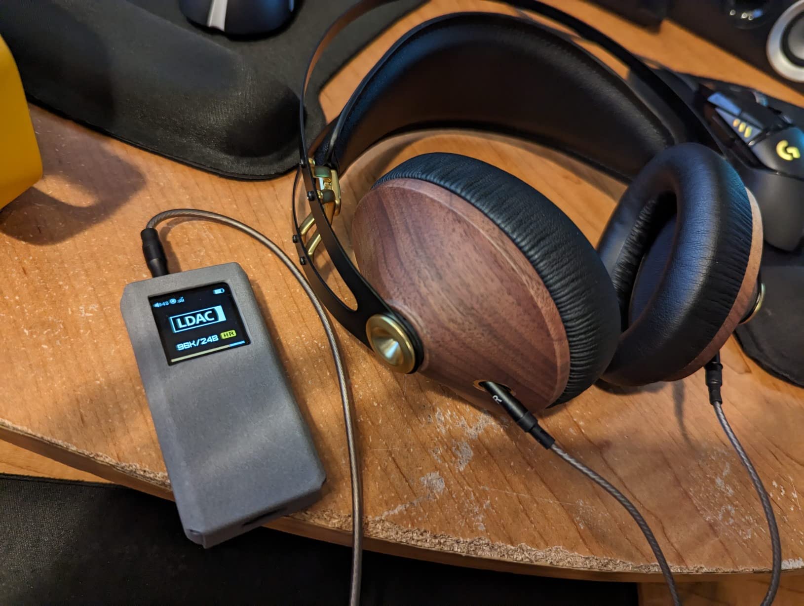 FiiO BTR7 Headphone Amp Bluetooth Receiver High Resolution Portable DAC Supports MQA/LDAC/aptX HD 384K/32Bit DSD256 for Phone/PC/Car/Home Audio (Titanium) customer photo 2