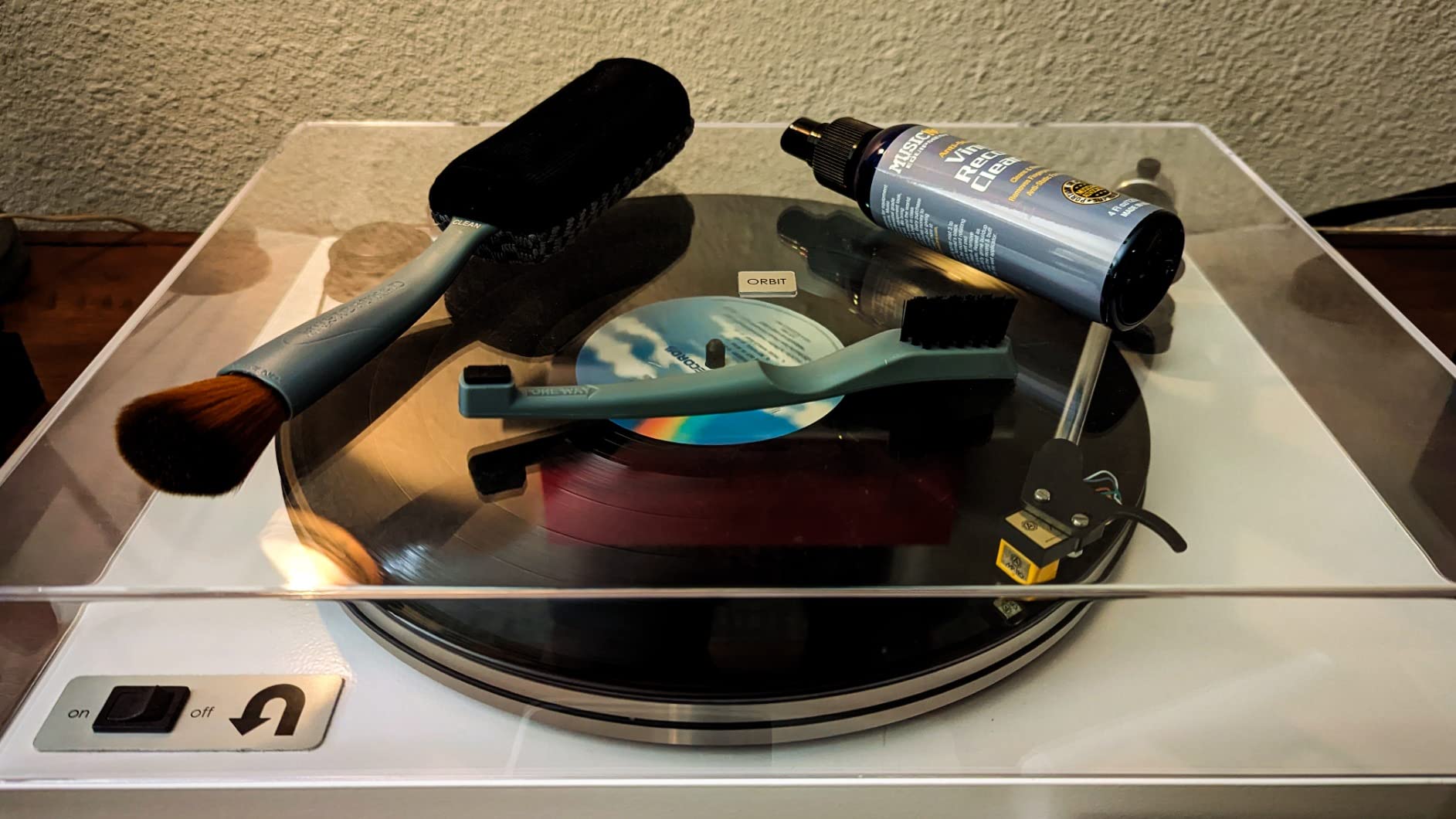 MusicNomad Next Level Vinyl Record Cleaning & Care Kit - 6 'n 1 Includes Large 120ml Cleaner Solution, Clean/Dry/Dust Brush, Stylus Cleaner Brush, Premium Pad Cleaner & Storage Box (MN890) customer photo 2