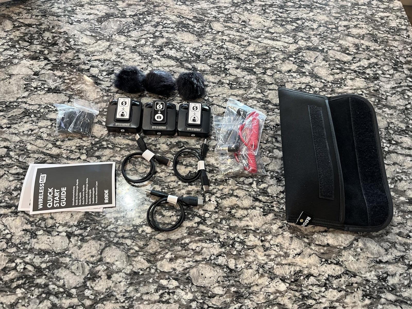 RØDE Wireless ME Ultra-compact Wireless Microphone System with Built-in Microphones, GainAssist Technology and 100m Range for Filmmaking, Interviews and Content Creation customer photo 1