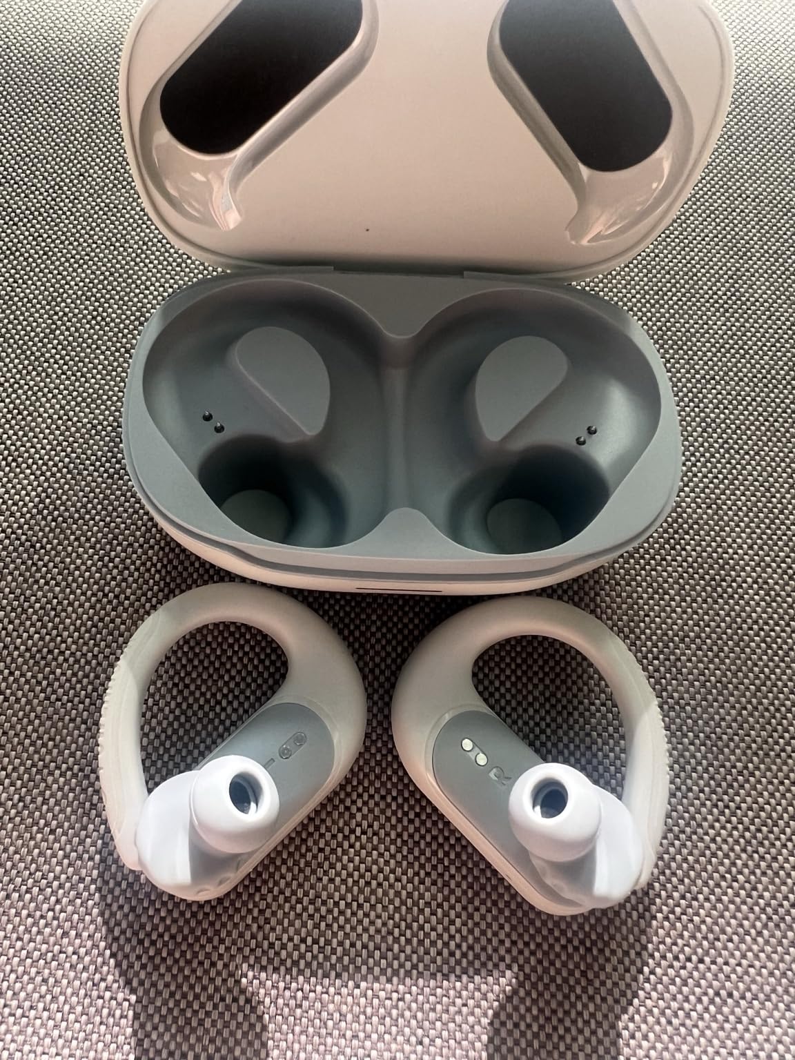 JBL Endurance Peak 3 - Dust and Water Proof (IP68) True Wireless Active Earbuds, JBL Pure Bass Sound, Up to 50 Total Hours of Playback with Speed Charge, Ambient Aware and Talk Thru (White) customer photo 2