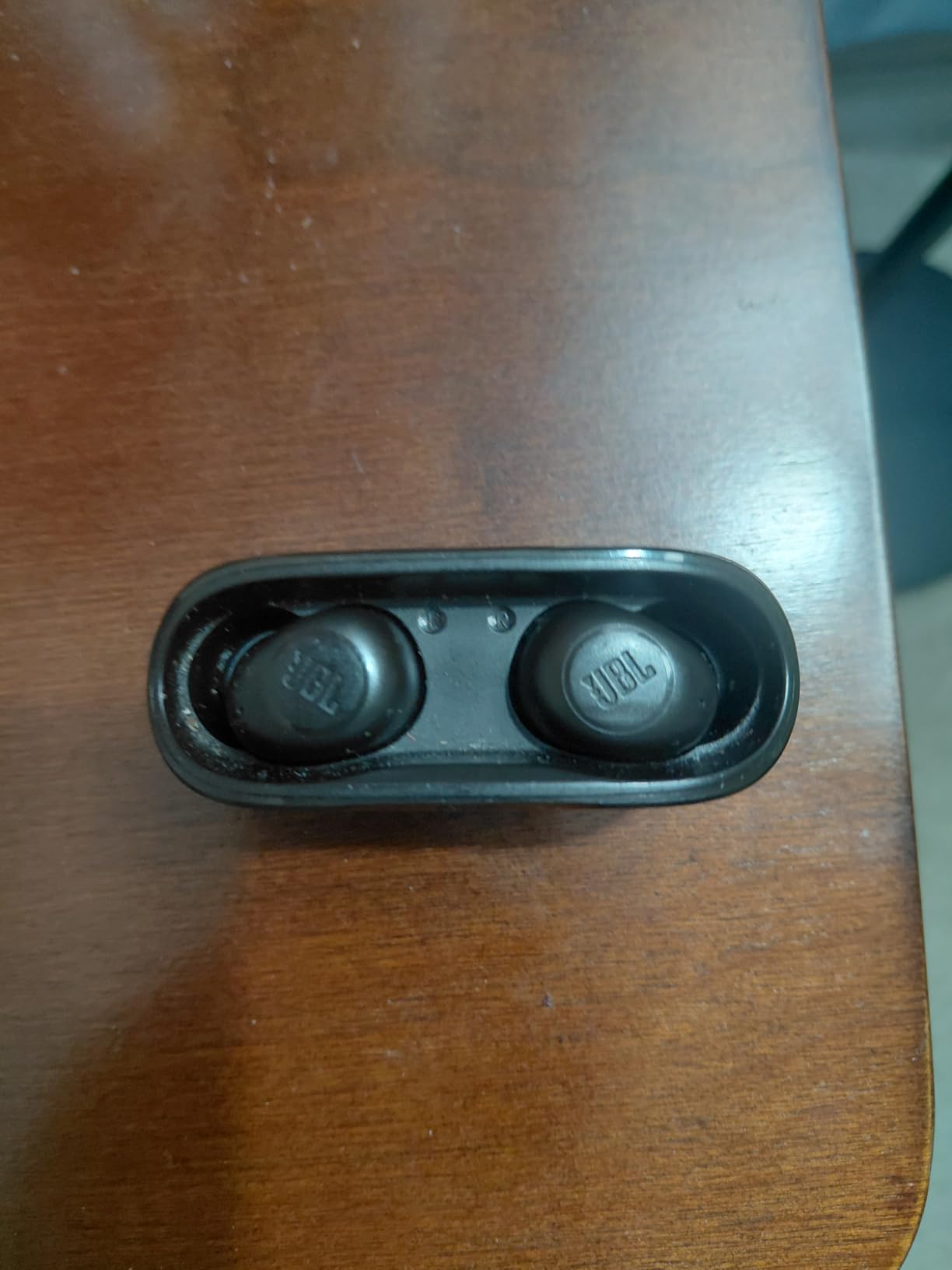JBL Vibe Buds - True Wireless Earbuds, Smart Ambient, VoiceAware, Up to 32 total hours of battery life with speed charging, Water and dust resistant, JBL Deep Bass Sound (Black) customer photo 2