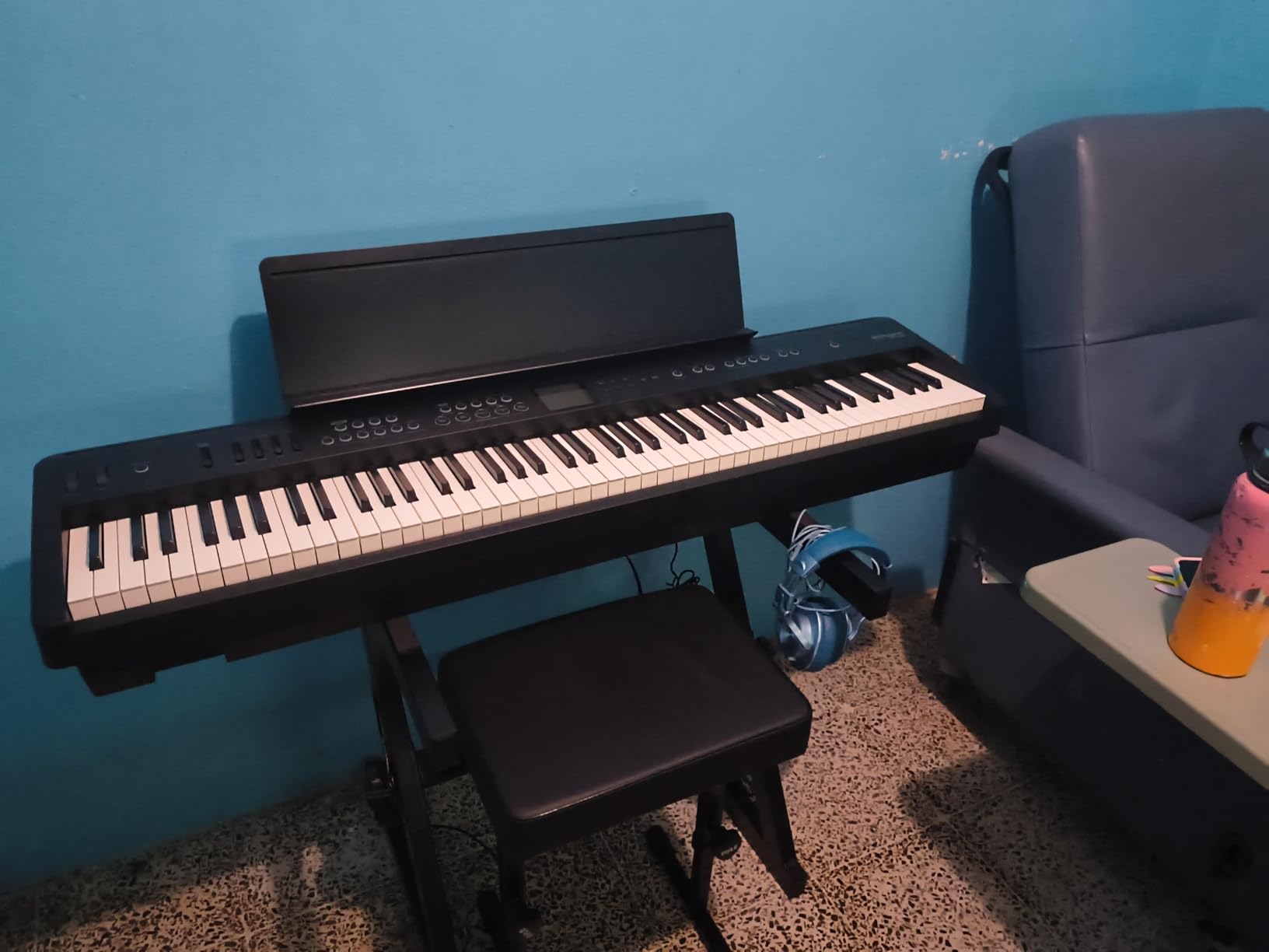 Roland FP-E50 Digital Piano | Premium Piano with Expandable Sound Library | 88-Note Hammer-Action Keyboard | Professional Auto-Accompaniment | Mic Input with Vocal Harmony FX | Bluetooth/MIDI Support customer photo 2