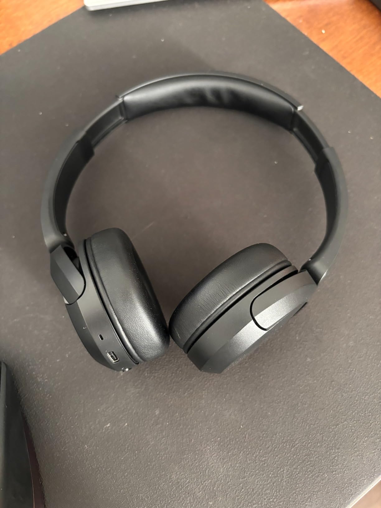 Sony WH-CH520 Wireless On-Ear Bluetooth Headphones with Microphone, Black | Comfortable Lightweight Design, Up to 50 Hrs Battery with Quick Charging, Multipoint Connection, Clear Calls, Swivel design customer photo 1