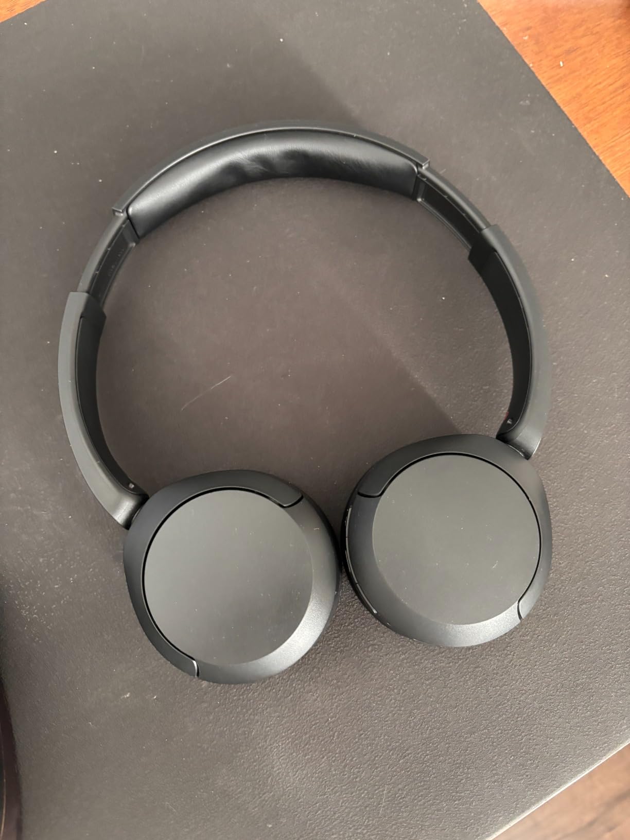Sony WH-CH520 Wireless On-Ear Bluetooth Headphones with Microphone, Black | Comfortable Lightweight Design, Up to 50 Hrs Battery with Quick Charging, Multipoint Connection, Clear Calls, Swivel design customer photo 2