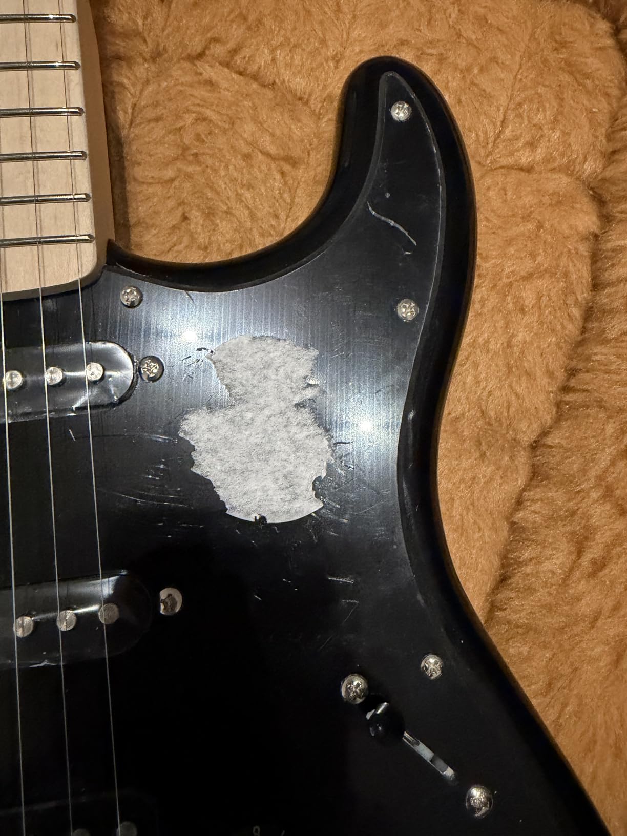 Squire Sonic Stratocaster Electric Guitar, Black, Maple Fingerboard, Black Pickguard | Poplar Body, Maple Fingerboard, Hss Pickups, 6-Saddle Tremolo, 25.5 Scale customer photo 2