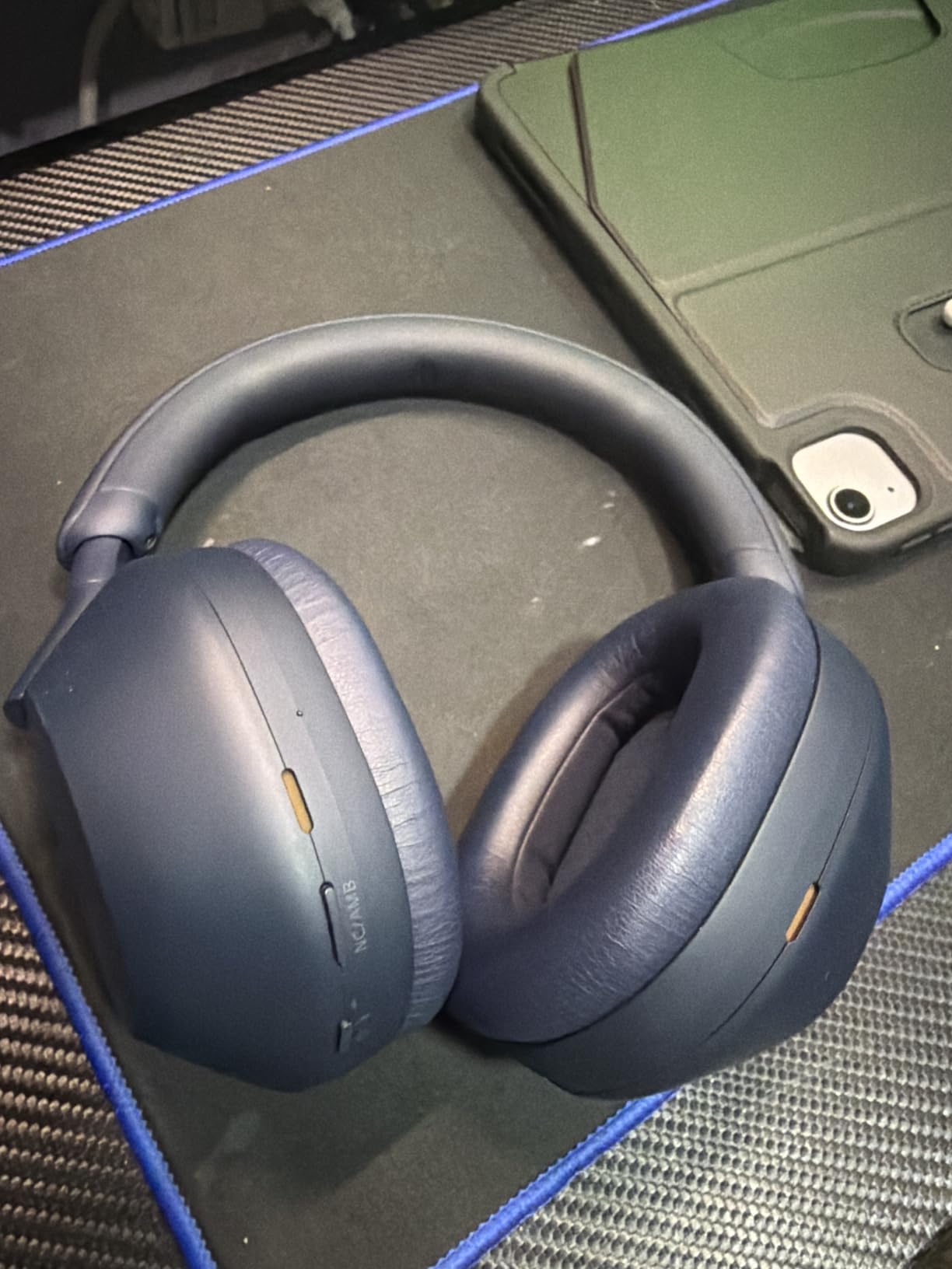 Sony WH-1000XM5 Premium Noise Cancelling Wireless Headphones, Midnight Blue customer photo 1