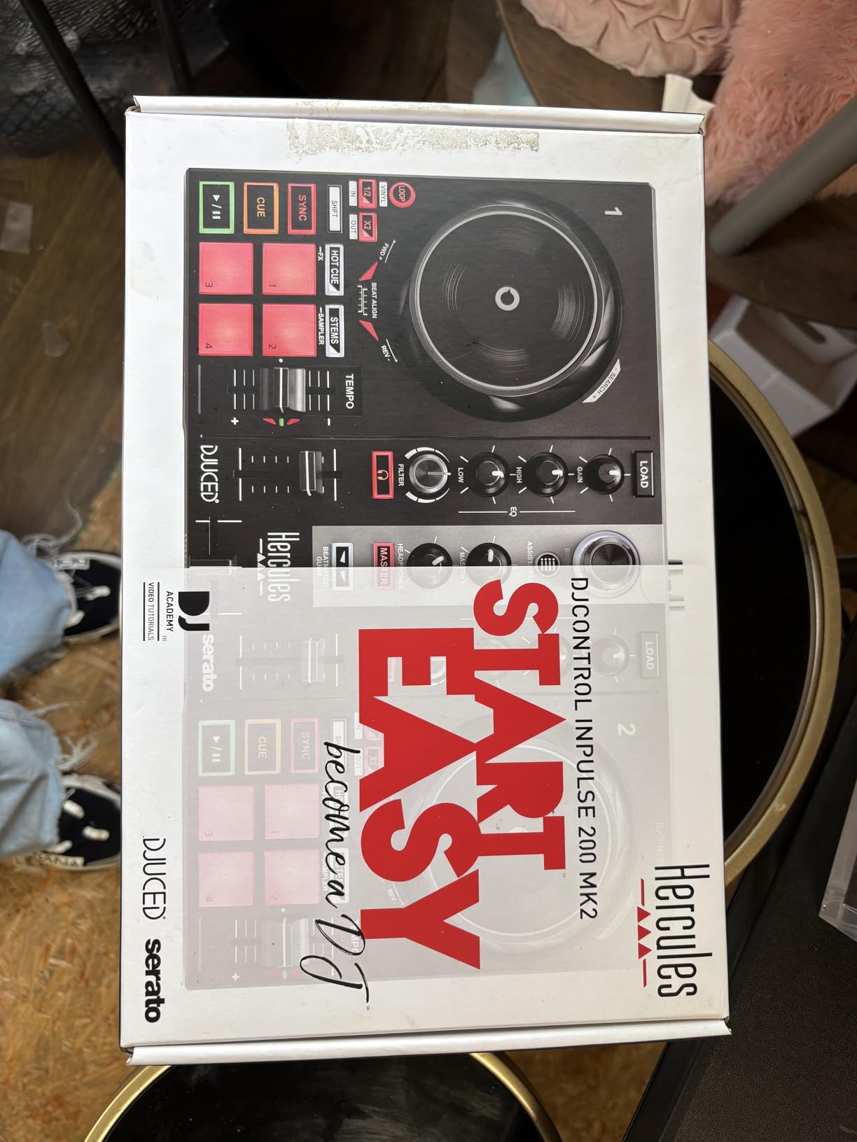 Hercules DJControl Inpulse 200 MK2 - Ideal DJ Controller for Learning to Mix - Software and Tutorials Included, Black customer photo 2