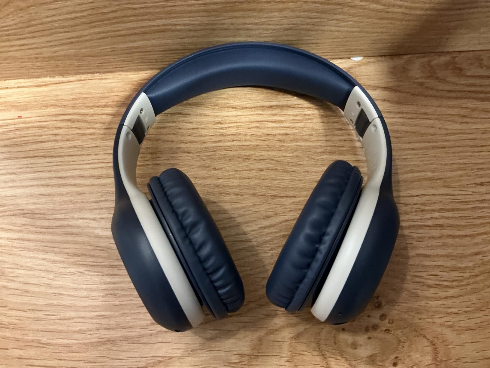 EarFun K2 Kids Bluetooth Headphones, Kids Headphones with Volume Limited, 40H Playtime, Built-in Mic, Stereo Sound, Foldable Over-Ear Headphone for School/Travel/iPad/Tablet, Blue customer photo 1