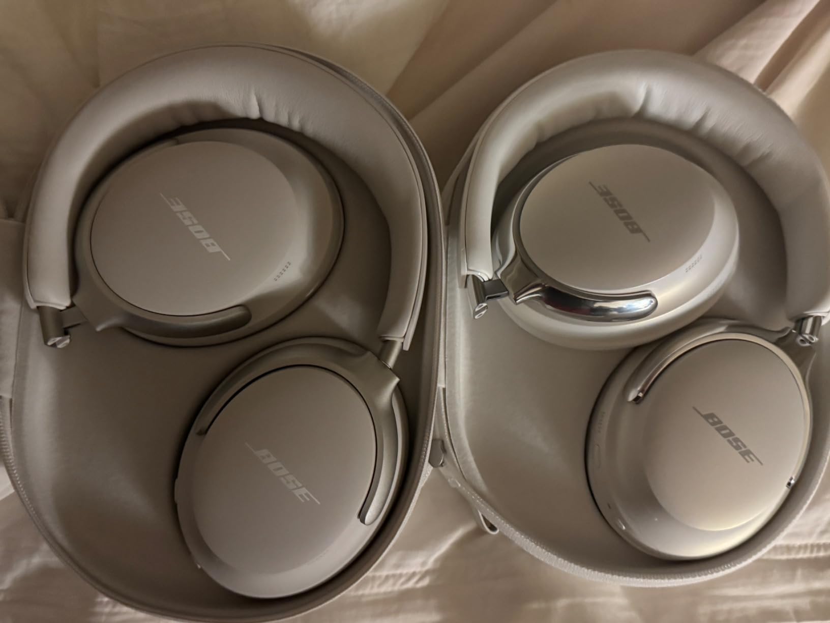 QuietComfort Ultra Bluetooth Headphones, Wireless Headphones with Spatial Audio, Over Ear Noise Cancelling with Mic, Up to 24 Hours of Playtime, White Smoke customer photo 2