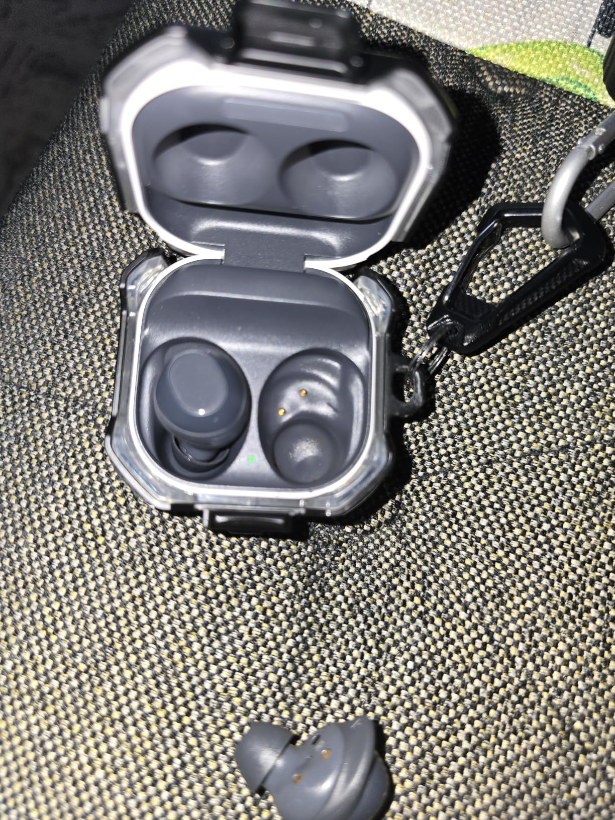Galaxy Buds FE True Wireless Bluetooth Earbuds, Comfort and Secure in Ear Fit, Auto Switch Audio, Touch Control, Built-in Voice Assistant, Graphite customer photo 1