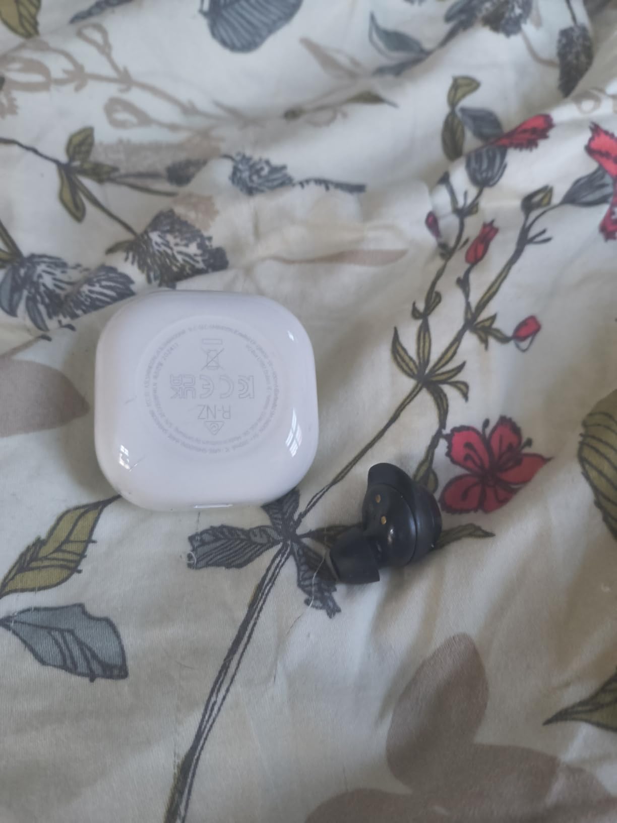Samsung Galaxy Buds Fan Edition(FE) SM-R400, Active Noise-Cancelling, Wireless Bluetooth v5.2 Earbuds, Android 8.0 and Up - (Graphite) customer photo 1