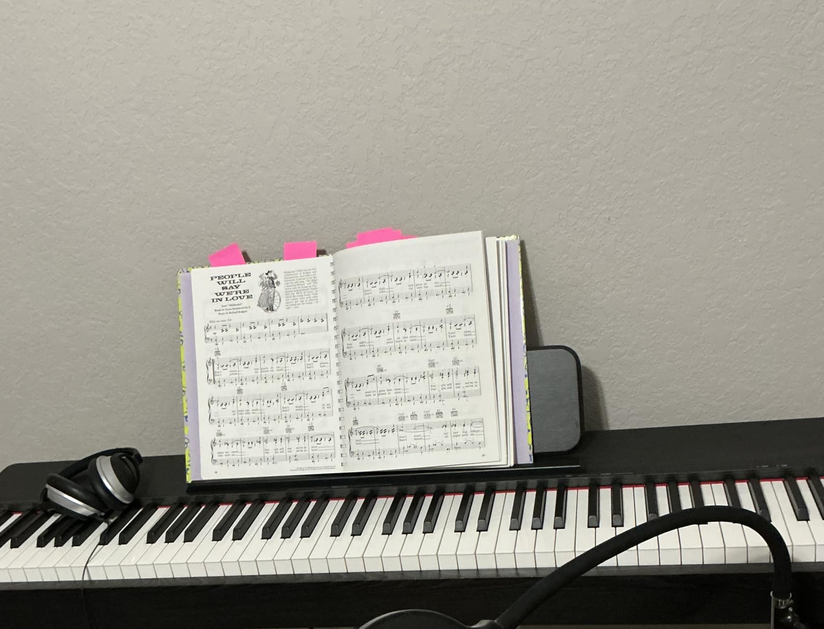 Donner OURA DDP-60 88 Key Digital Piano: Full Size Keyboard, Sensitive Touch, 8 Reverbs, Recording, 128 Voices. Includes Three Pedal, Electric Piano Keyboard for Beginners customer photo 2