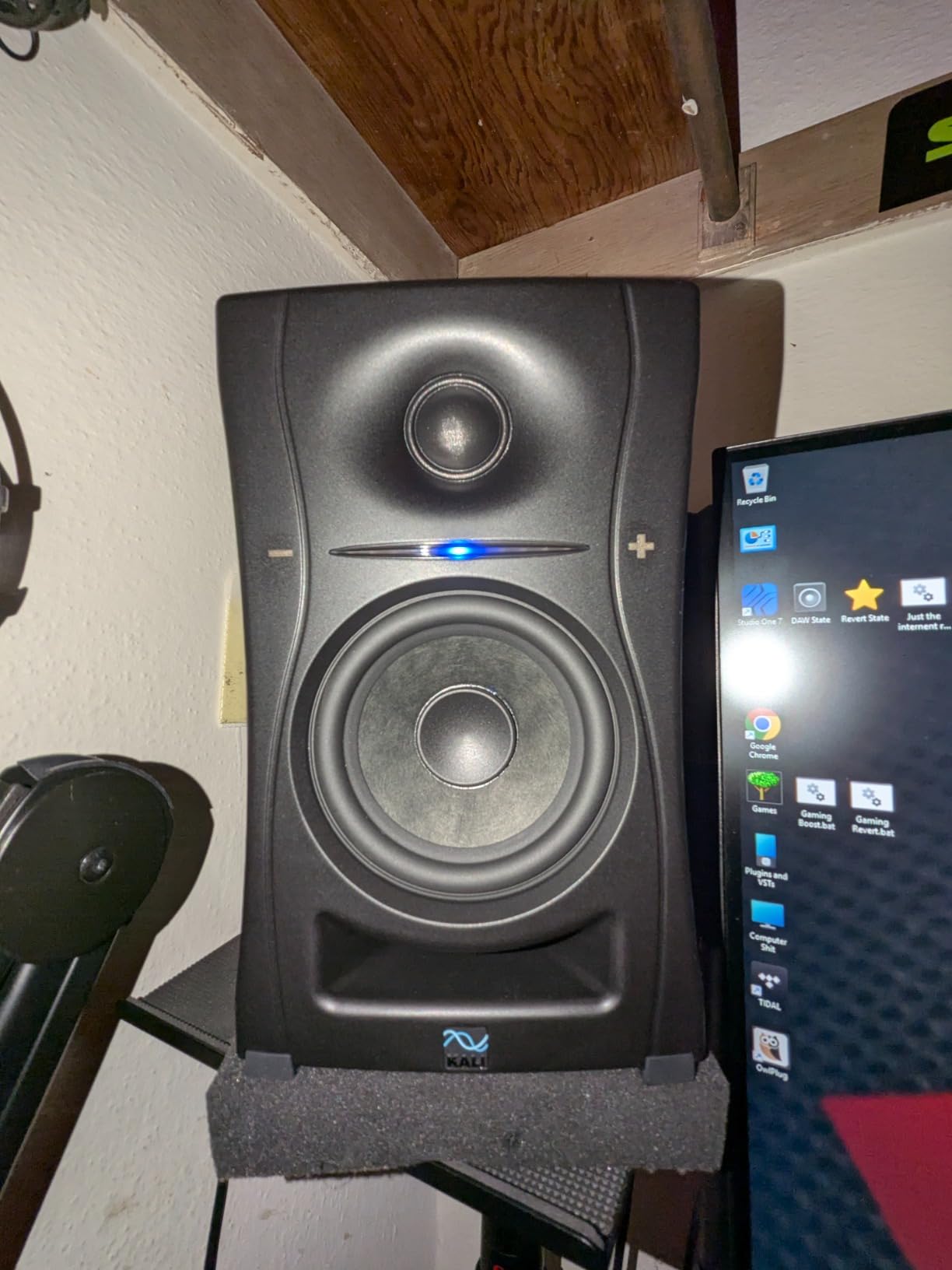 KALI AUDIO LP-UNF Ultra Nearfield Monitor System - Black customer photo 1