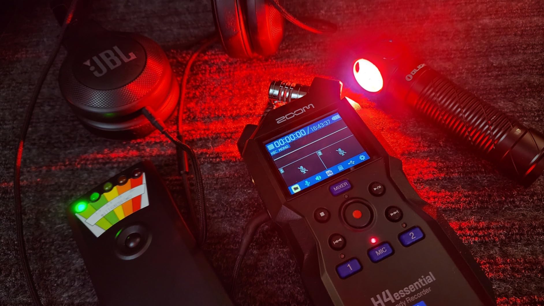 Zoom H4 Essential Handheld Recorder for Musicians, Podcasters & Filmmakers customer photo 2
