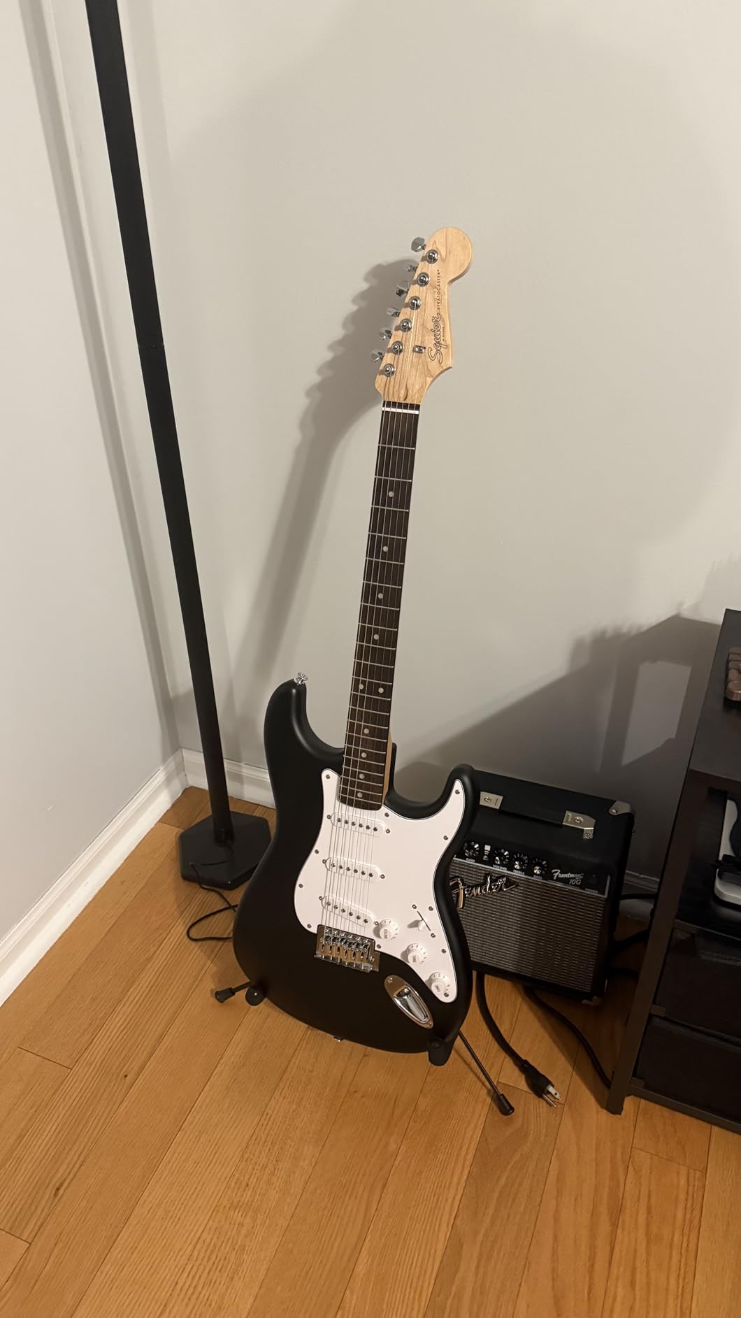Fender Squier Debut Stratocaster Beginner Electric Guitar Kit, Matte Black | Complete starter pack with Frontman 10G amp, padded gig bag, strap, free lessons, 2-year warranty included customer photo 1