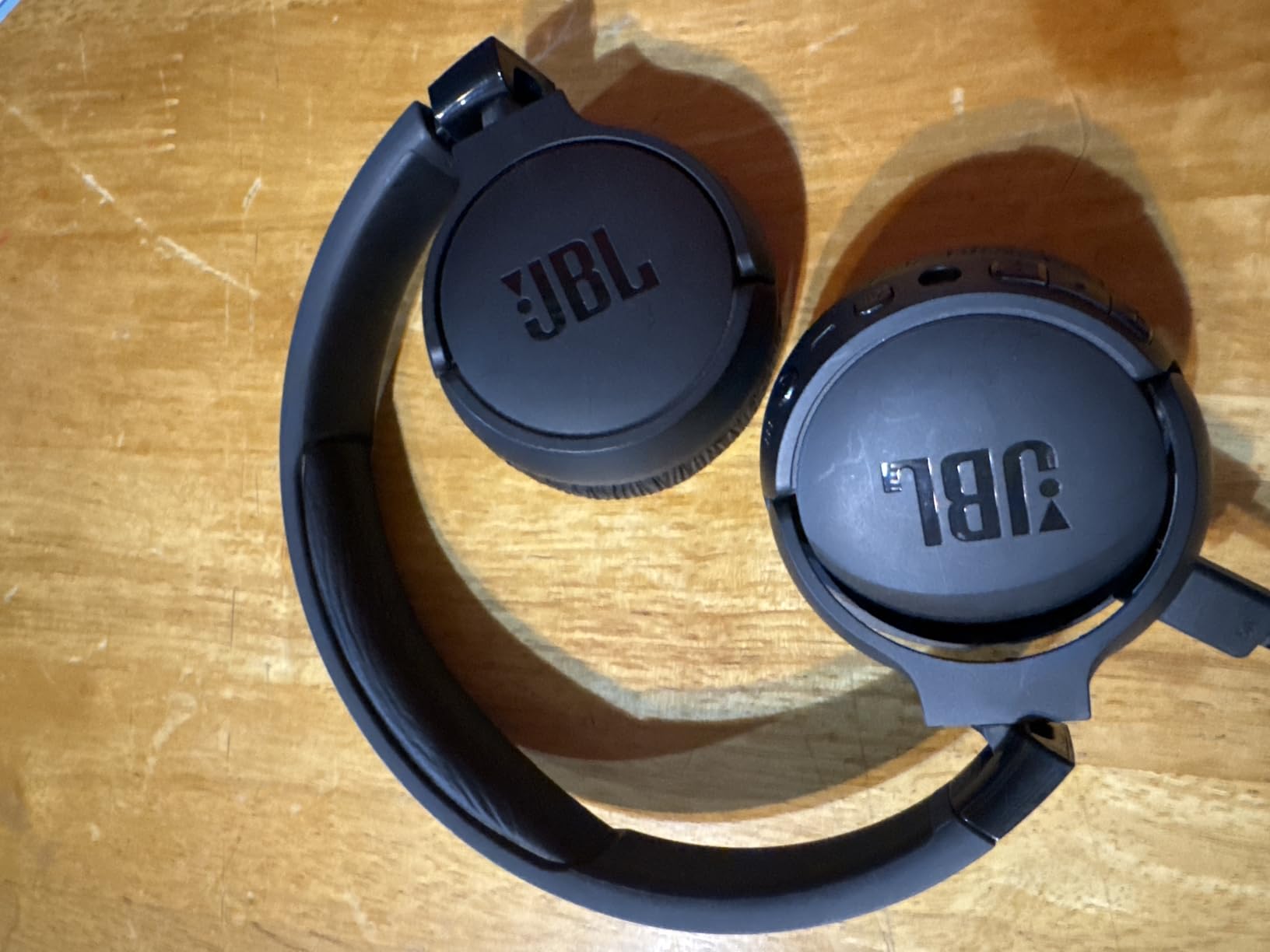 JBL Tune 670NC - Wireless On-Ear Headphones - White | Adaptive Noise Cancelling with Smart Ambient, Bluetooth 5.3 with LE Audio, JBL Pure Bass Sound customer photo 1