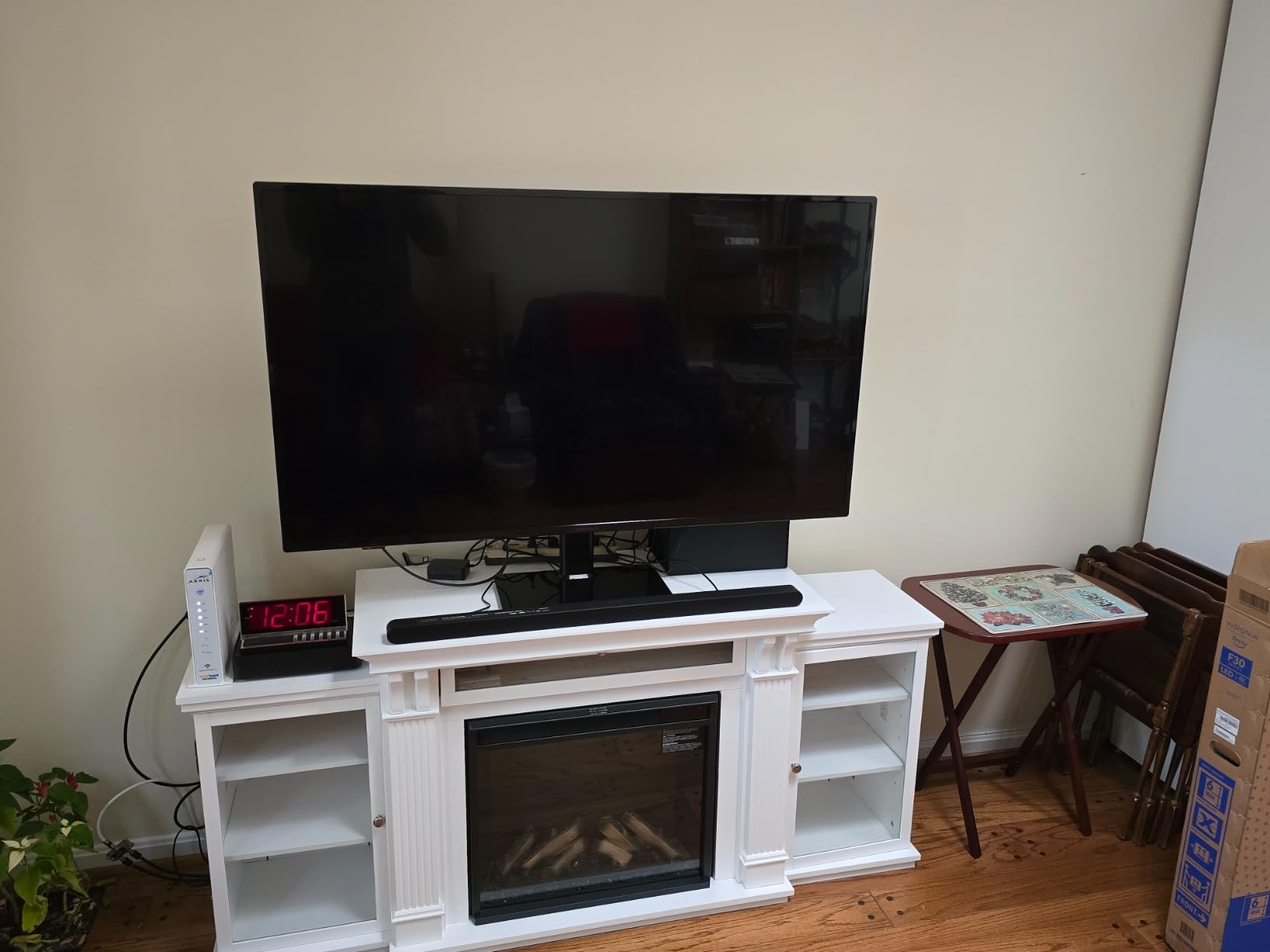 Samsung S700D 3.1ch Soundbar w/Wireless Dolby Atmos Audio, Ultra Slim Design, Q-Symphony, SpaceFit Sound Pro, Adaptive Sound, Game Mode Pro, HW-S700D/ZA customer photo 2