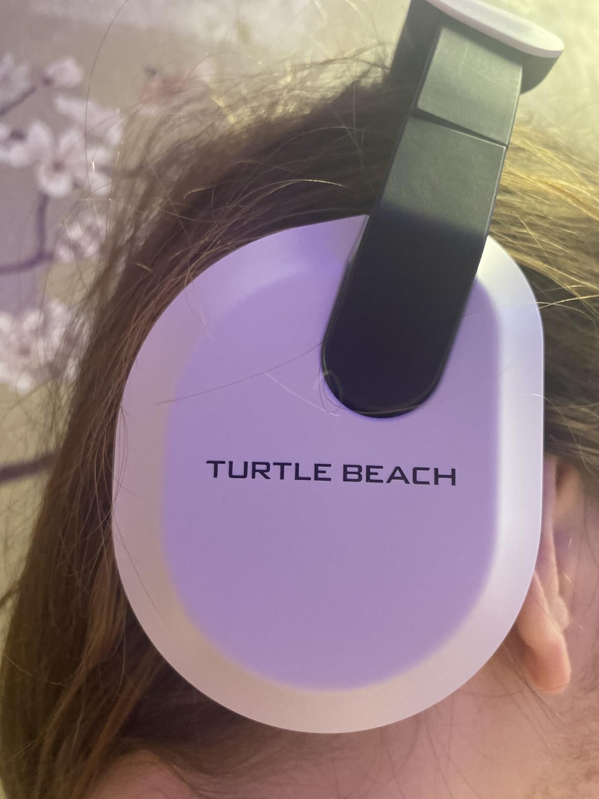 Turtle Beach Stealth 600 Wireless Multiplatform Gaming Headset for PS5 & PC | PlayStation, PS4, Bluetooth, 50mm Drivers, Rechargeable 80-Hr Battery, Noise-Cancelling Flip-to-Mute Mic, Memory Foam, White customer photo 2