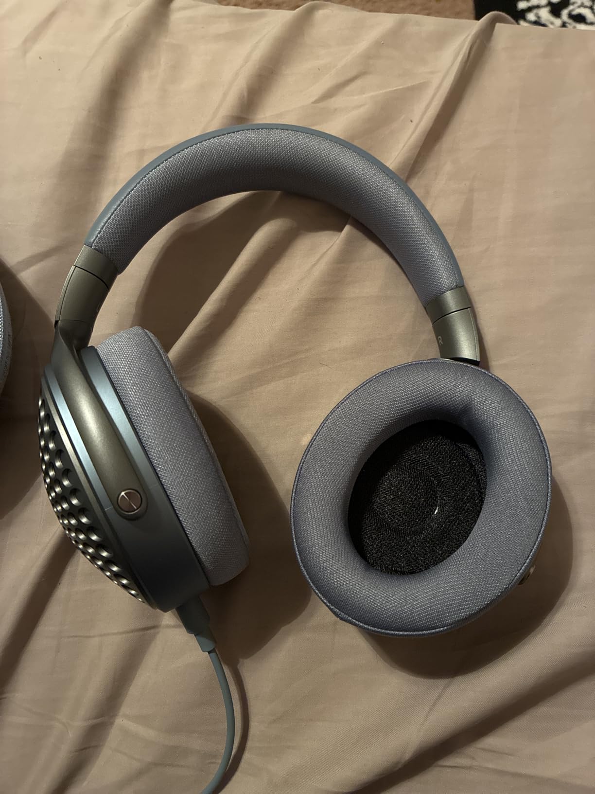 Focal AZURYS High-Fidelity Closed-Back Headphones customer photo 2