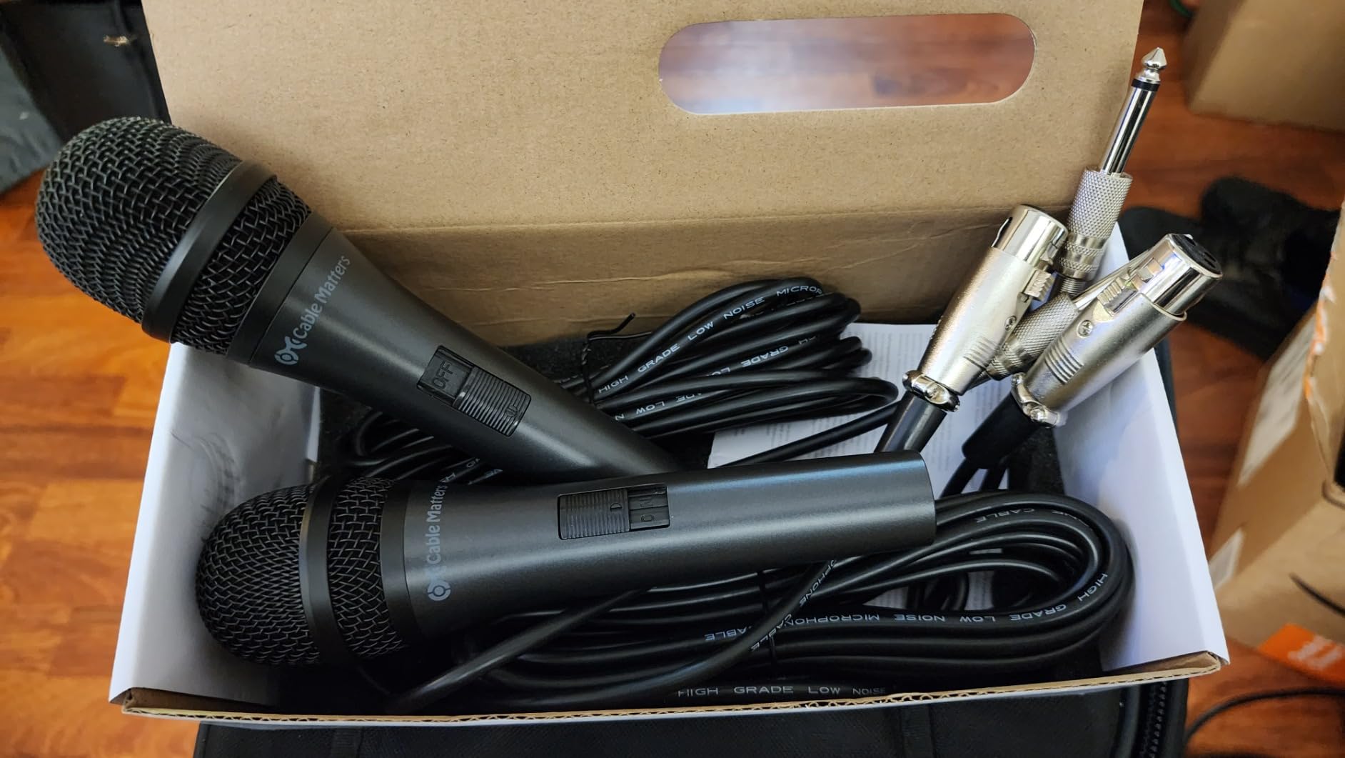 Cable Matters 2-Pack Cardioid Dynamic Vocal Microphones with 15ft Cable | 6.35mm Wired Microphone, for Singing and Karaoke, Compatible with Singing Machine customer photo 1