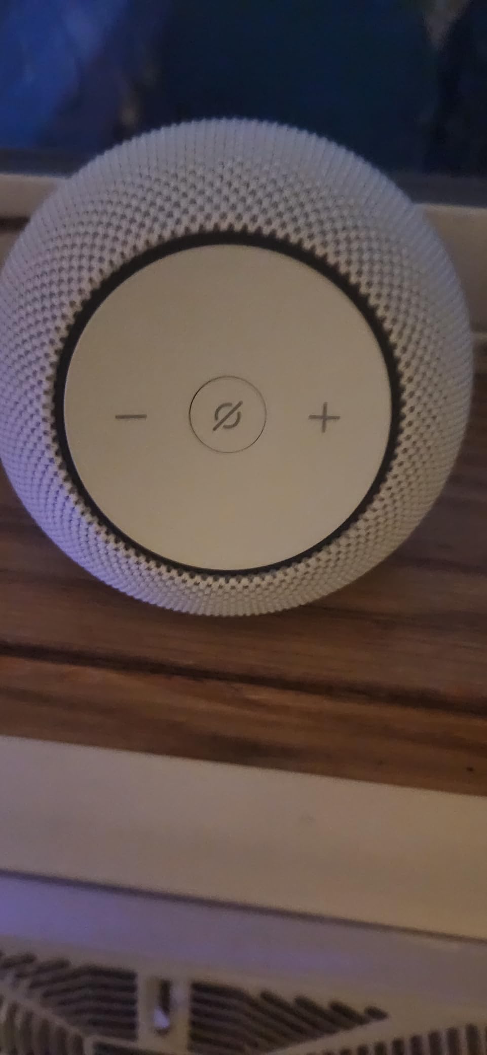 Amazon Echo Dot Max (newest model), Alexa speaker with room-filling sound and nearly 3x bass, Glacier White customer photo 2