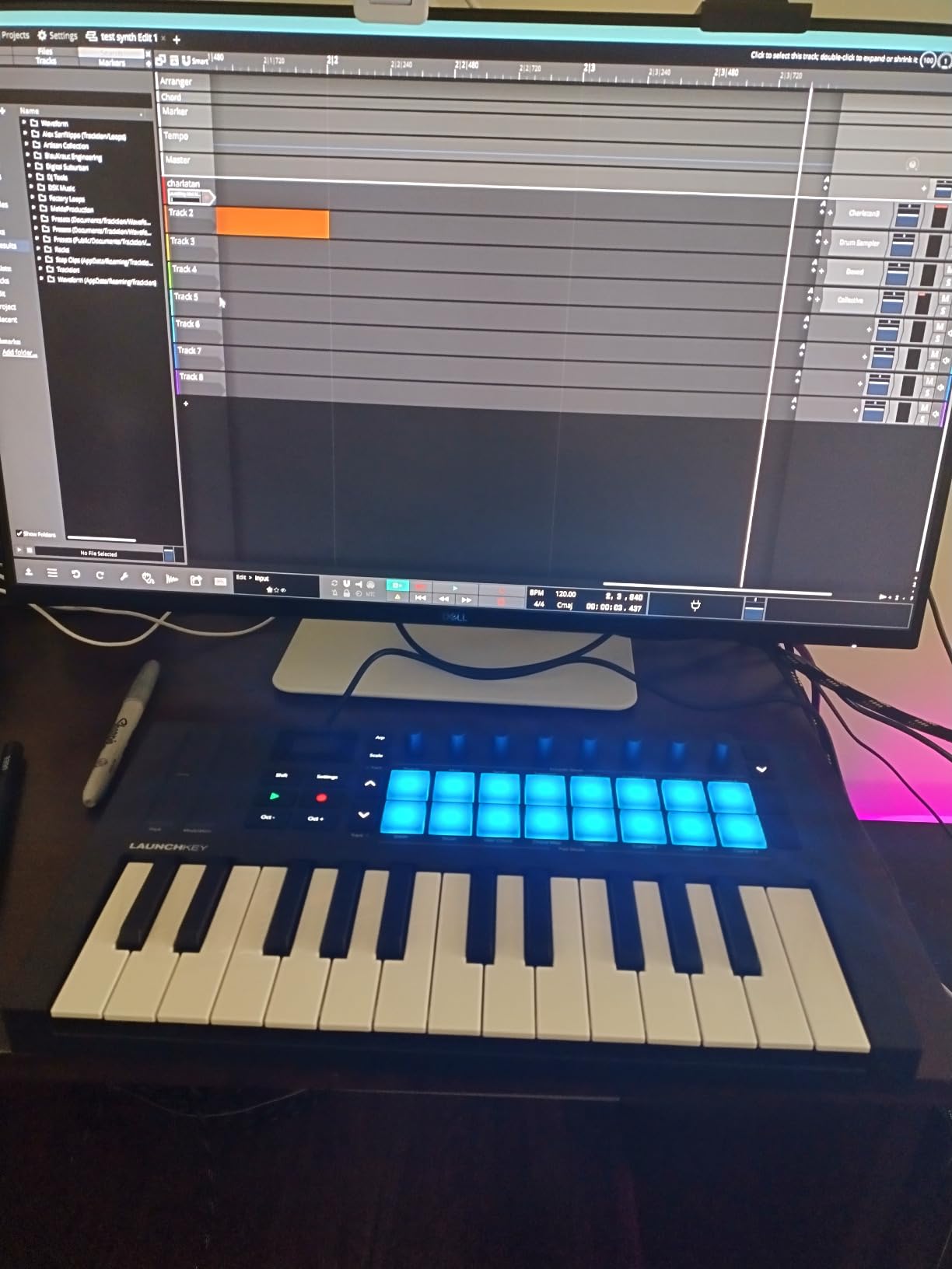 Novation Launchkey Mini 25 MK4 USB MIDI Keyboard Controller | USB, 25 Mini Synth-Action Keys, 16 Pads with Polyphonic Aftertouch, OLED Display, Scale and Chord Modes, Arpeggiator, MIDI customer photo 2