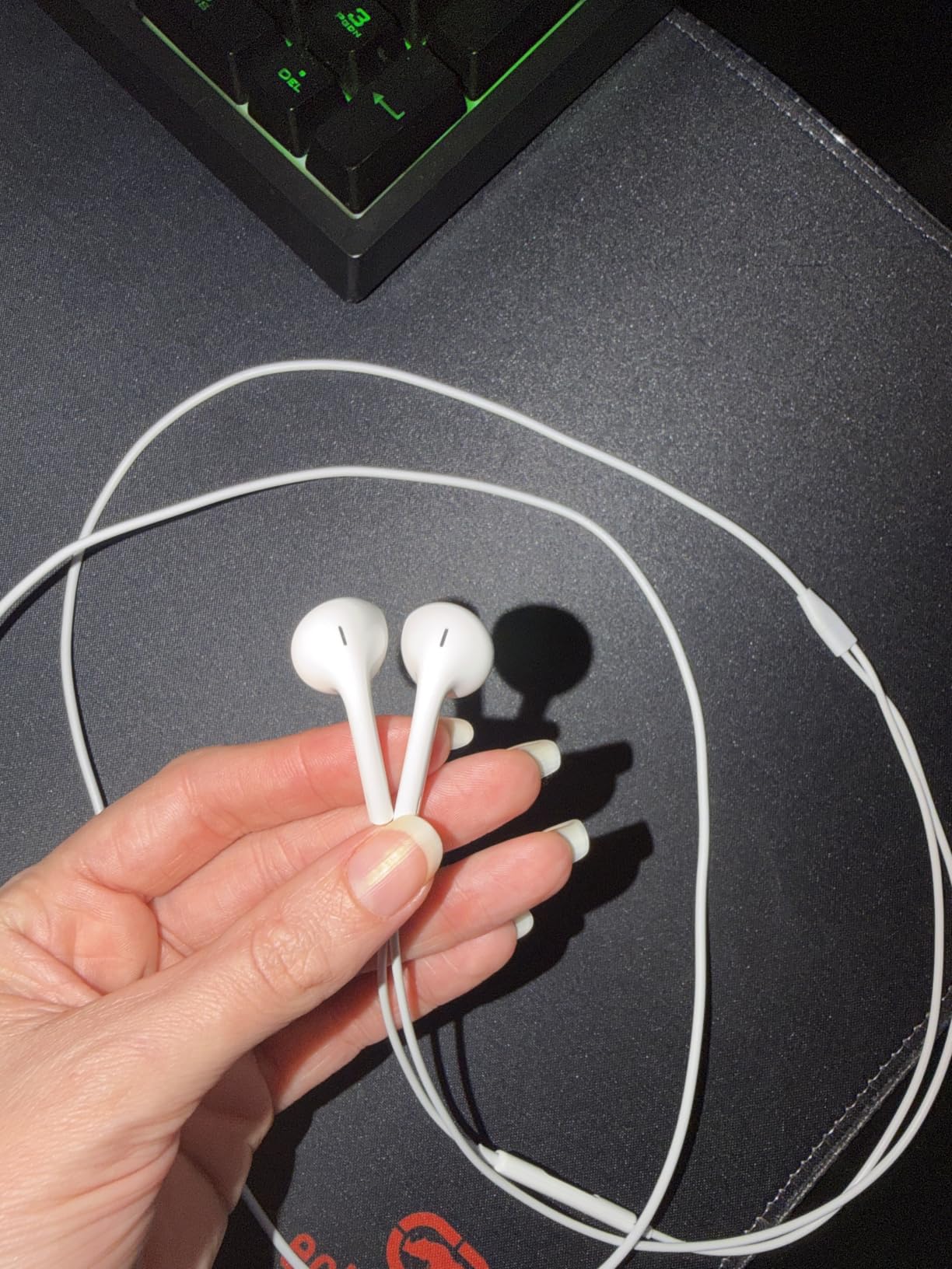 Apple EarPods Headphones with 3.5mm Plug, Wired Ear Buds with Built-in Remote to Control Music, Phone Calls, and Volume customer photo 2