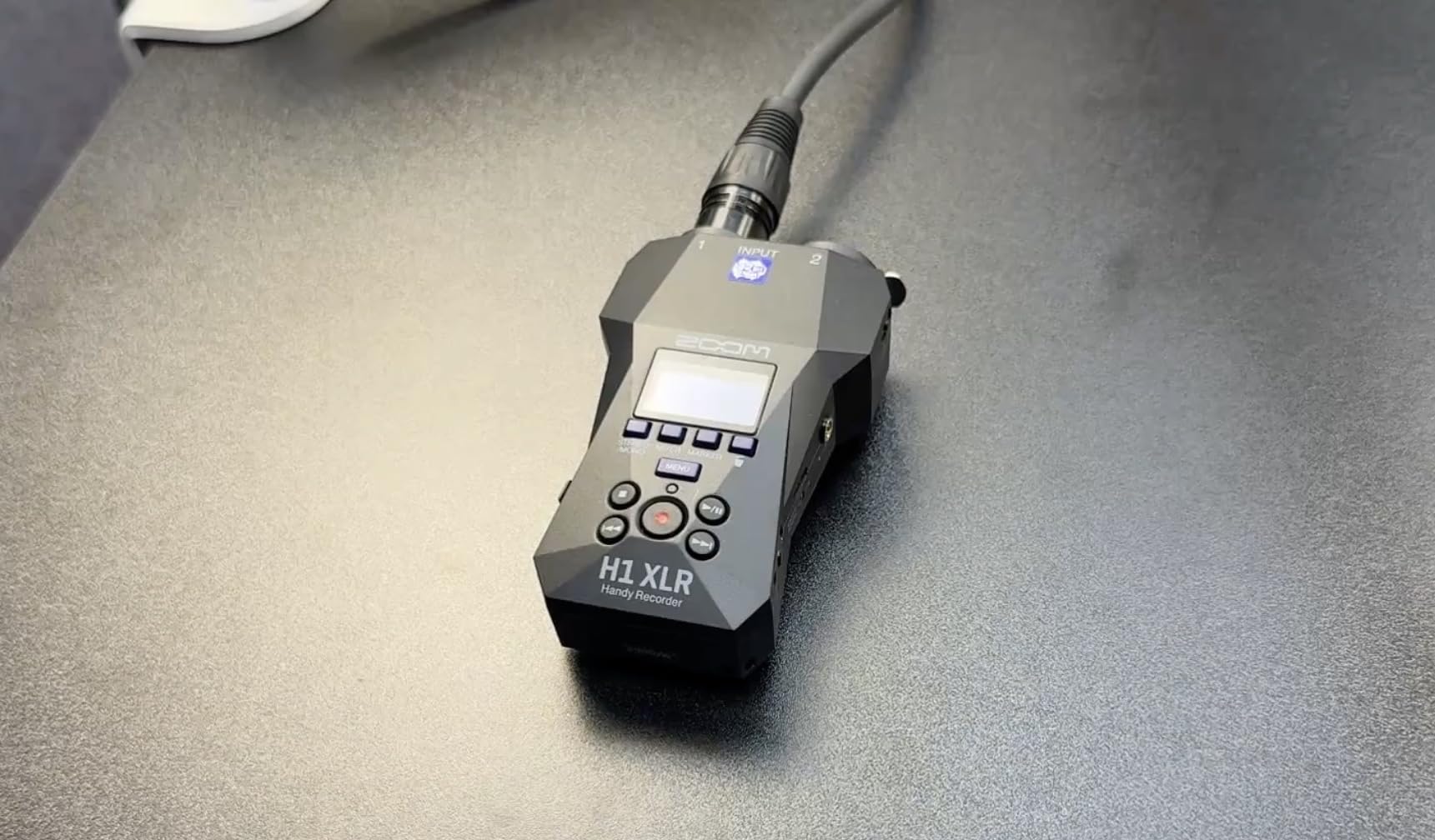 Zoom H1 XLR 2-Channel Recorder for Filmmakers, Musicians & Podcasters customer photo 1