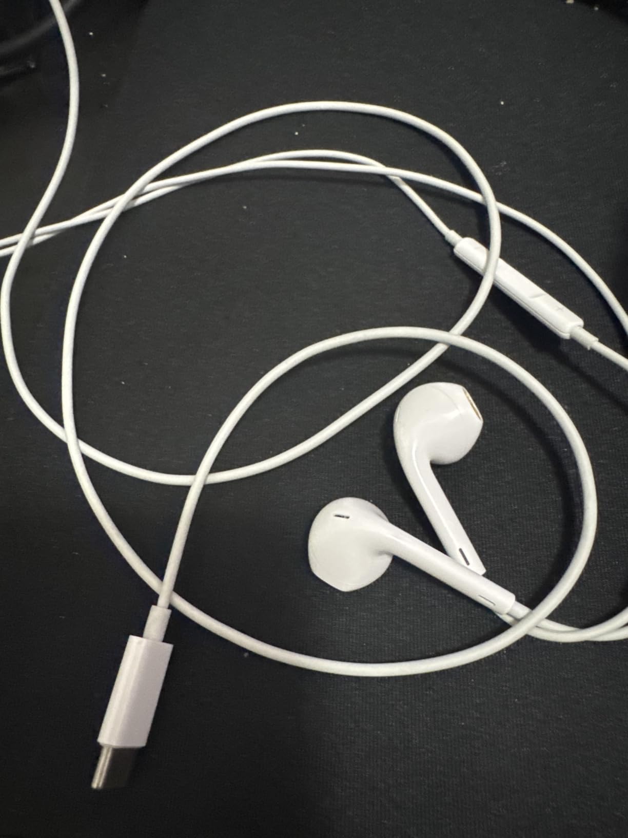Apple EarPods Headphones with USB-C Plug, Wired Ear Buds with Built-in Remote to Control Music, Phone Calls, and Volume customer photo 2